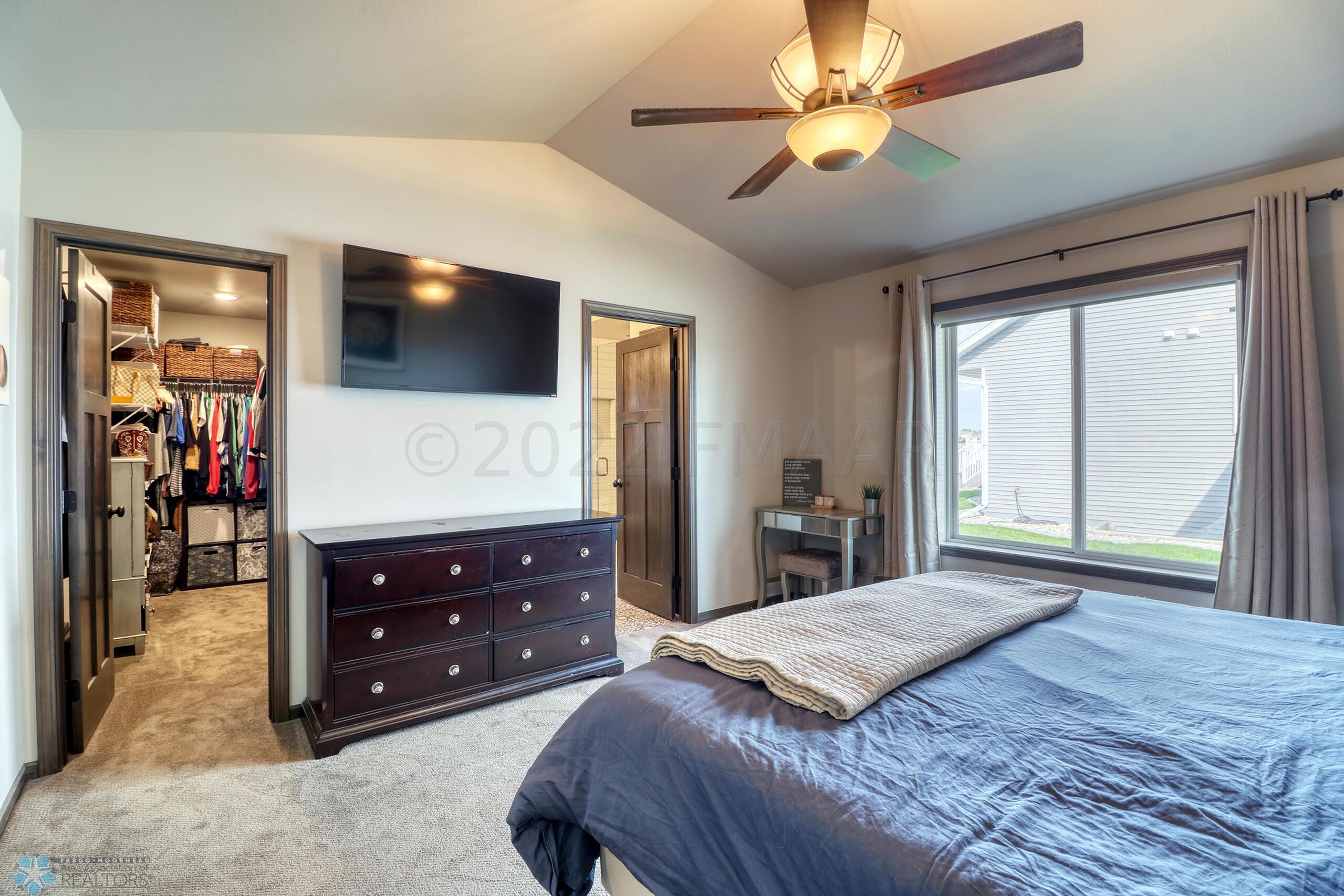 Master Bedroom1_3
