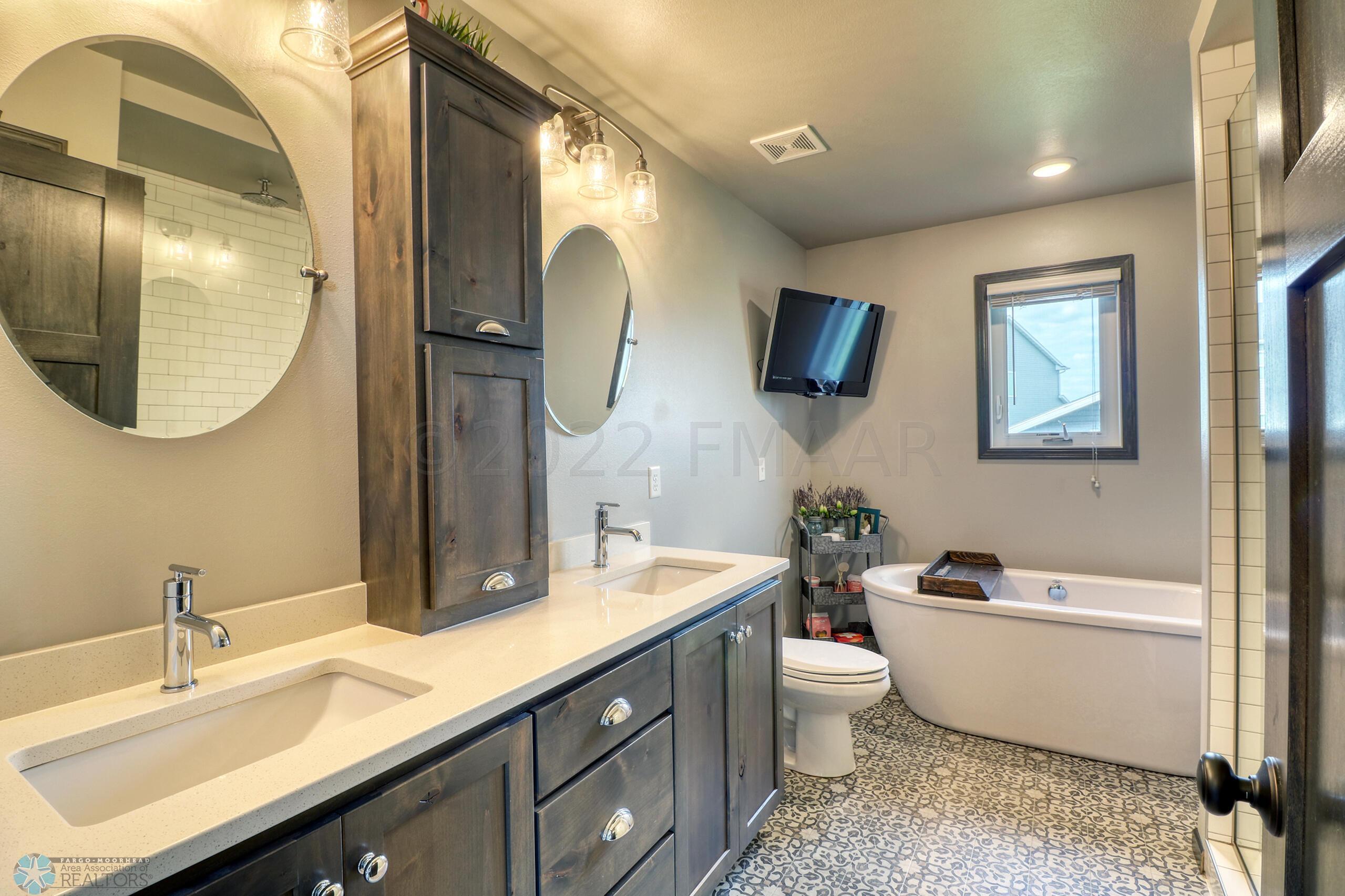 Master Bathroom1_1