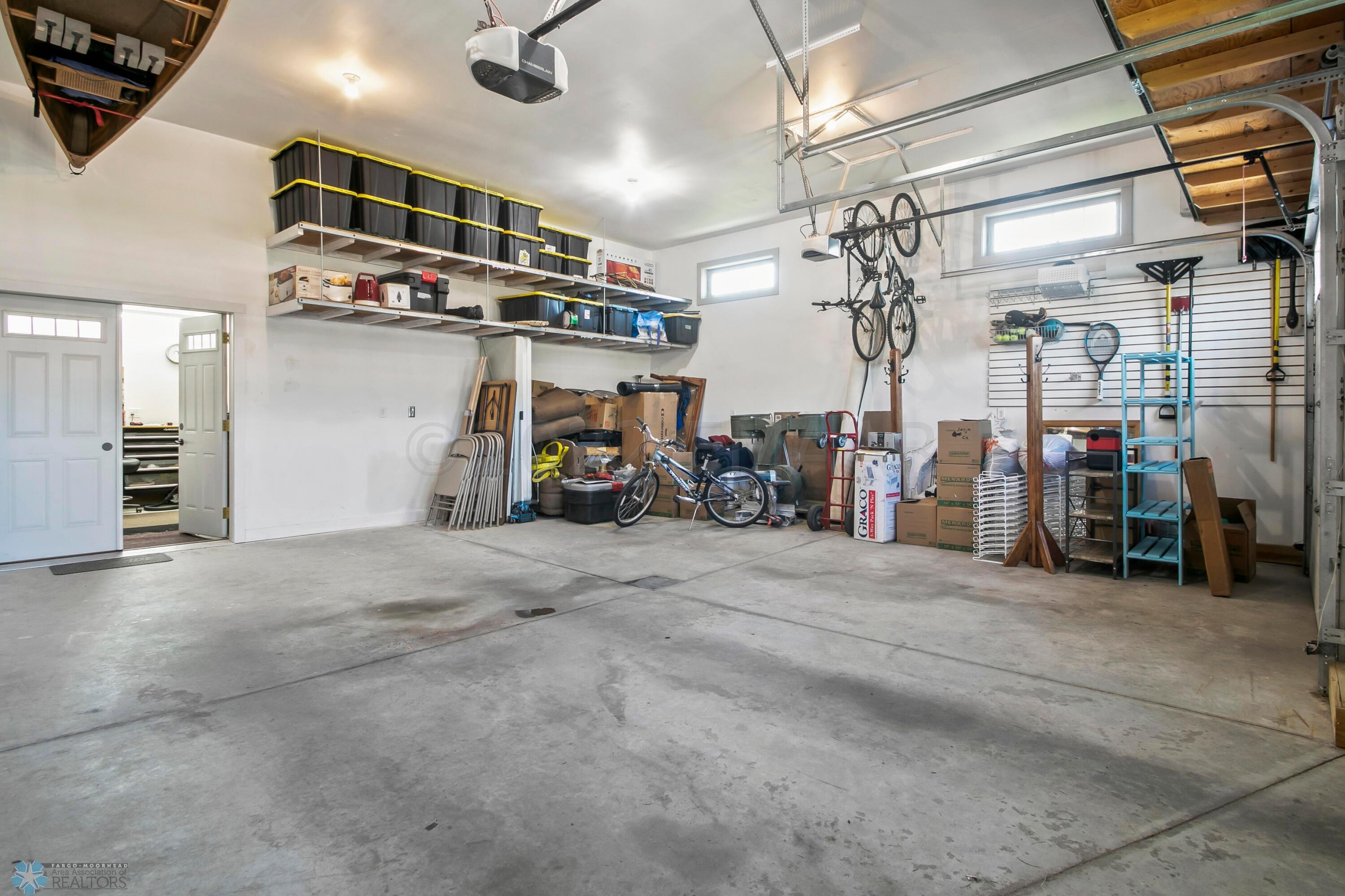 944 sq' Garage & Shop
