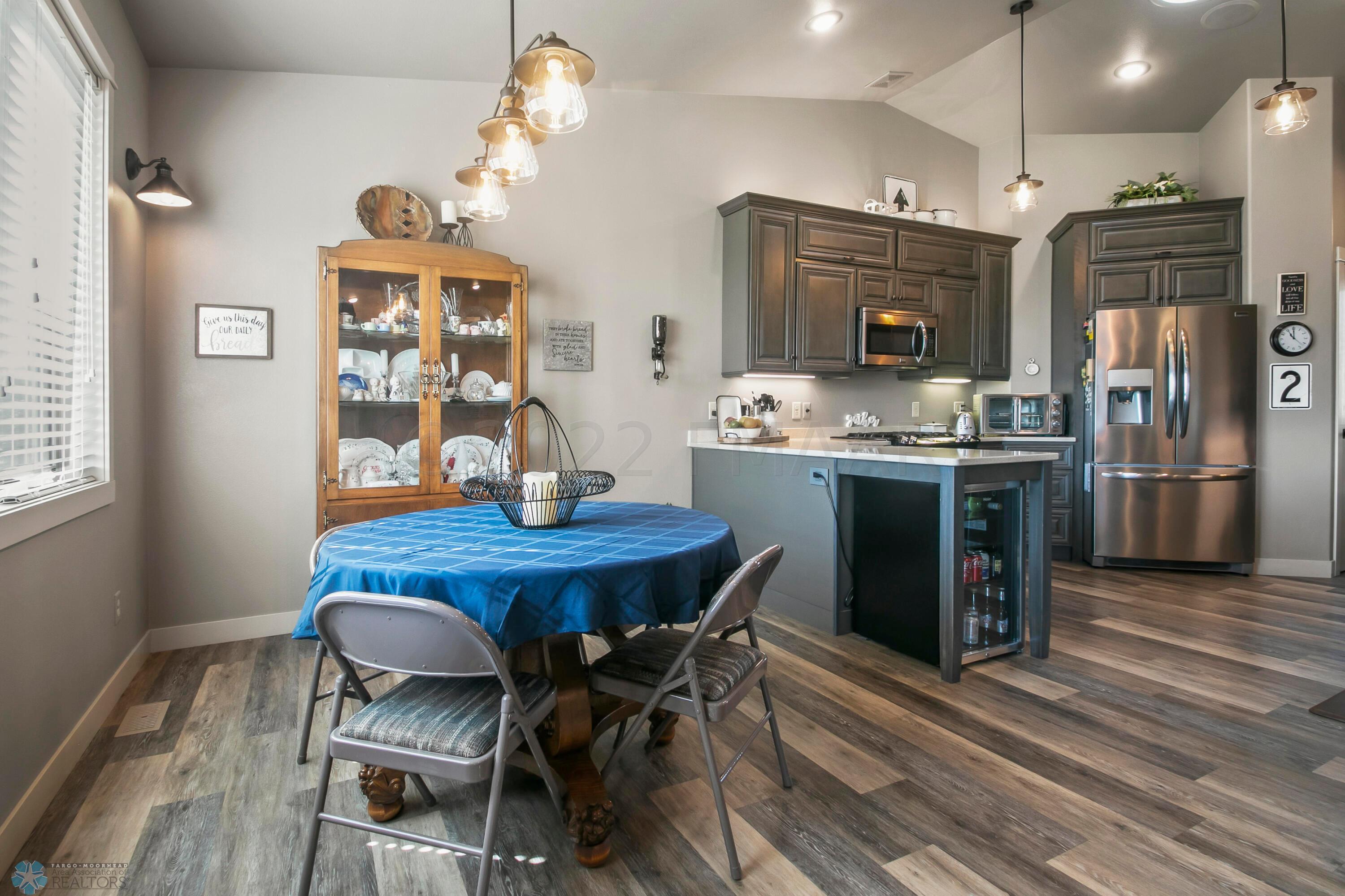 Dining to Kitchen