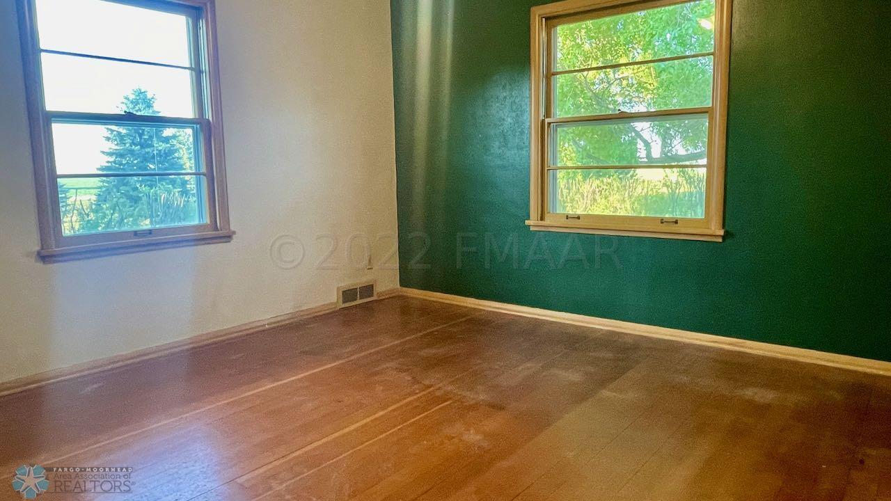 (39) Master Bedroom