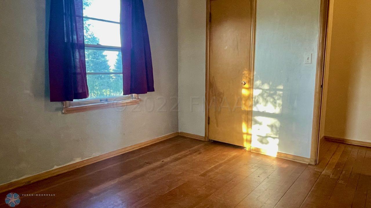 (43) Bedroom 3