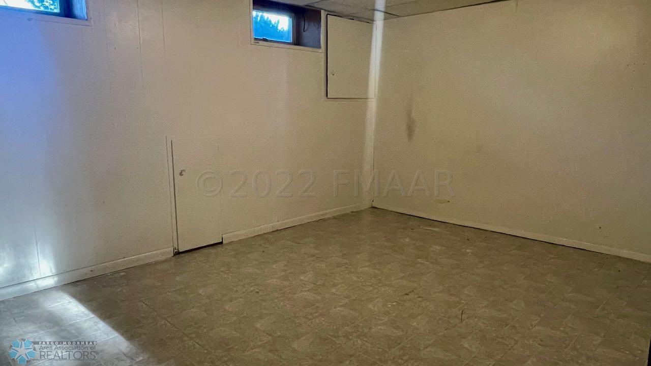 (48) Possible Basement Bedroom (no egres