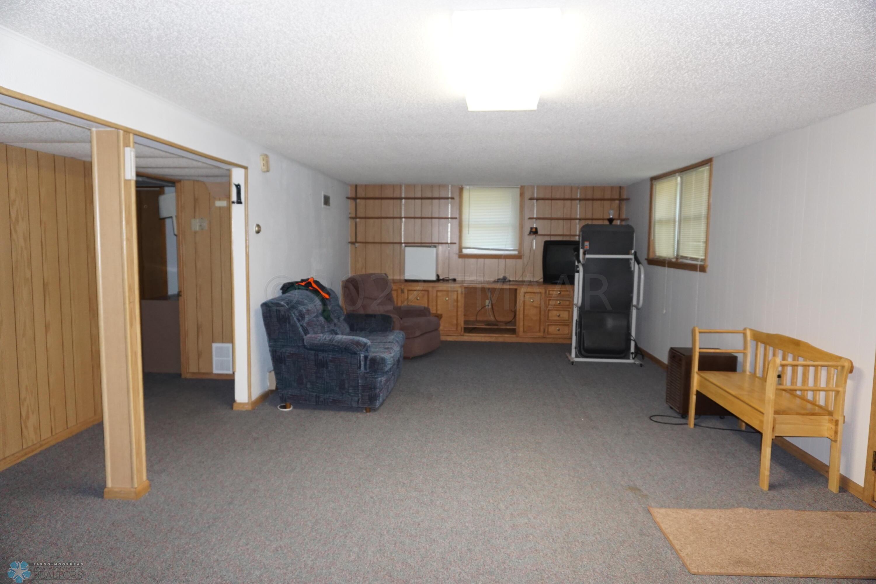 Lower Level Familyroom