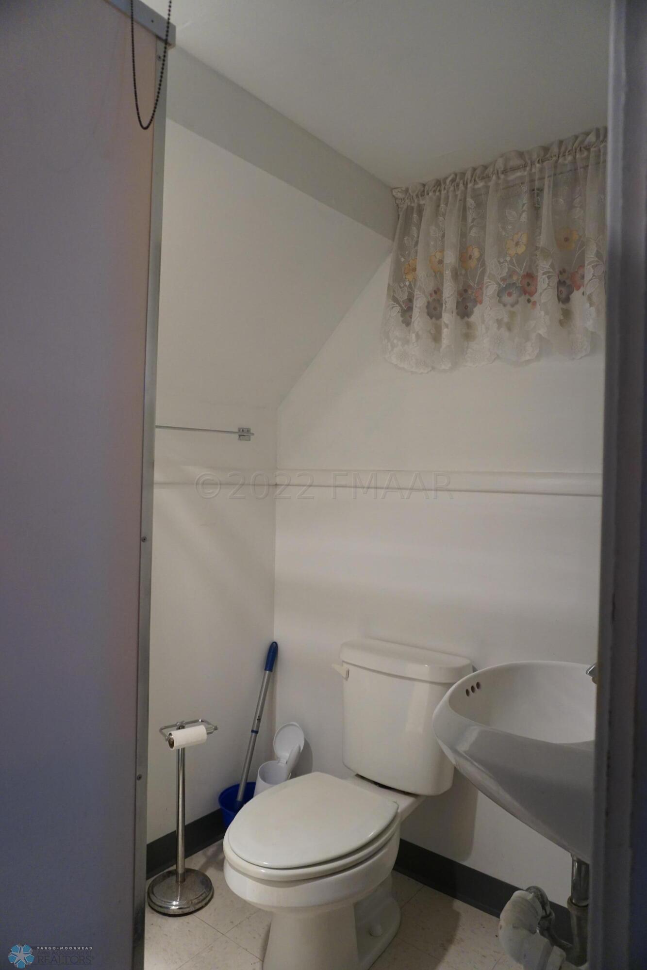 Lower Bath/Shower