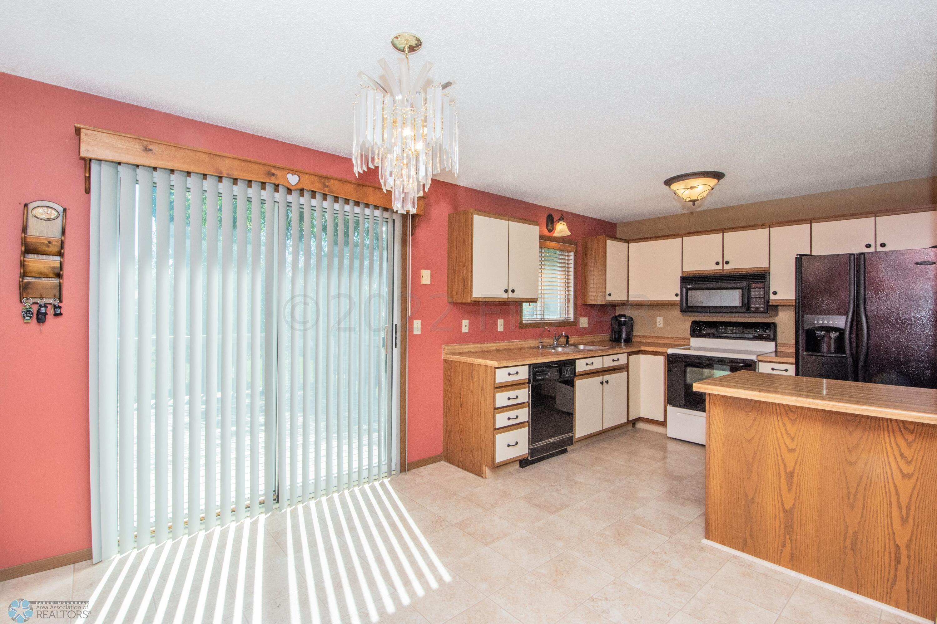 Dining/Kitchen