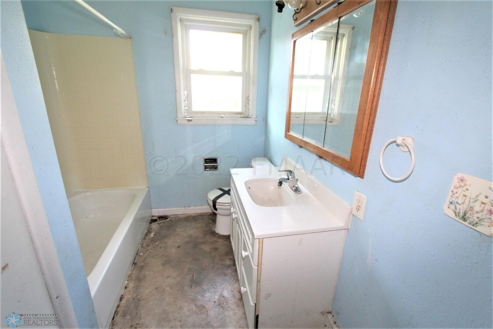 1 F BATH
