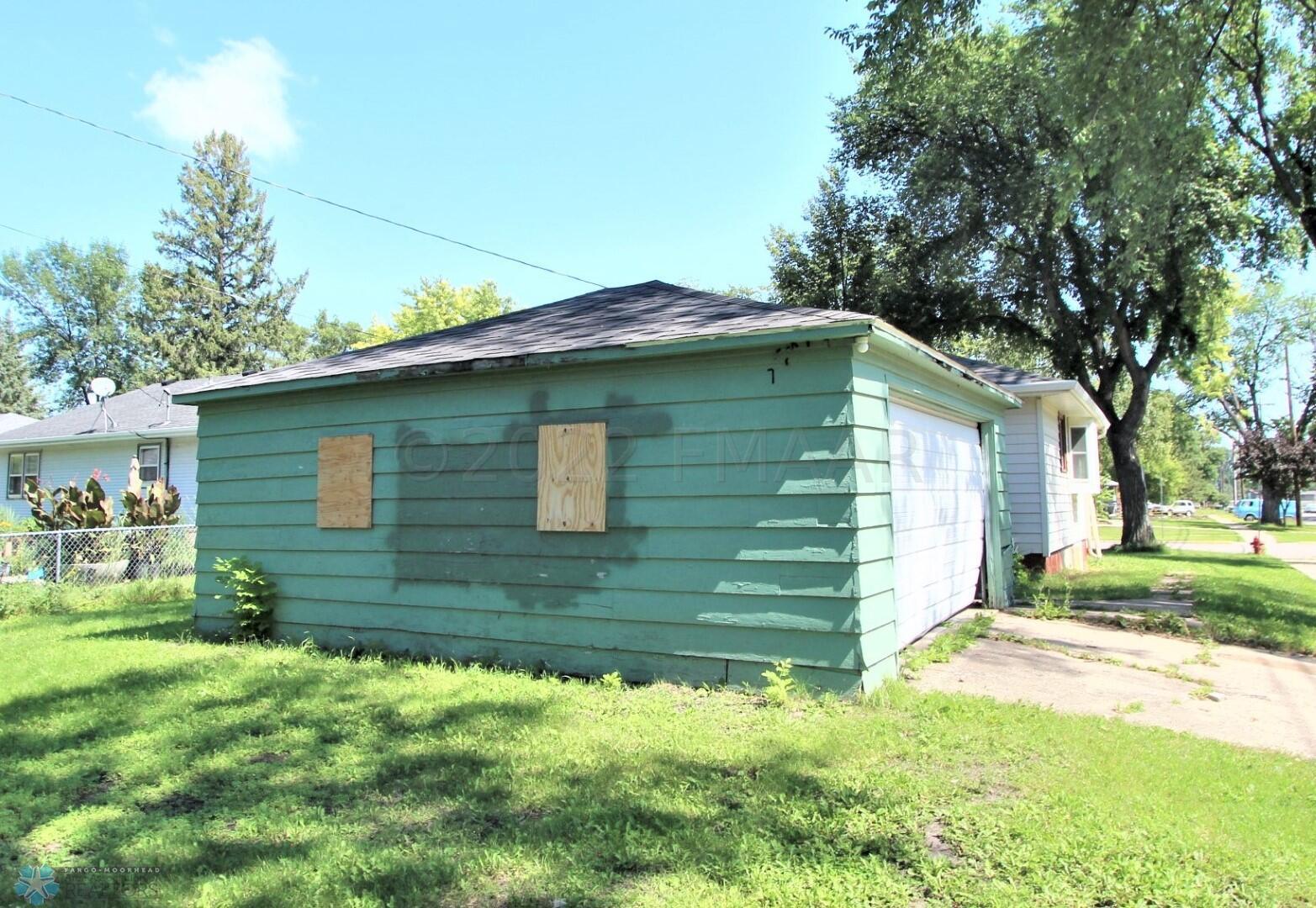 1 G GARAGE