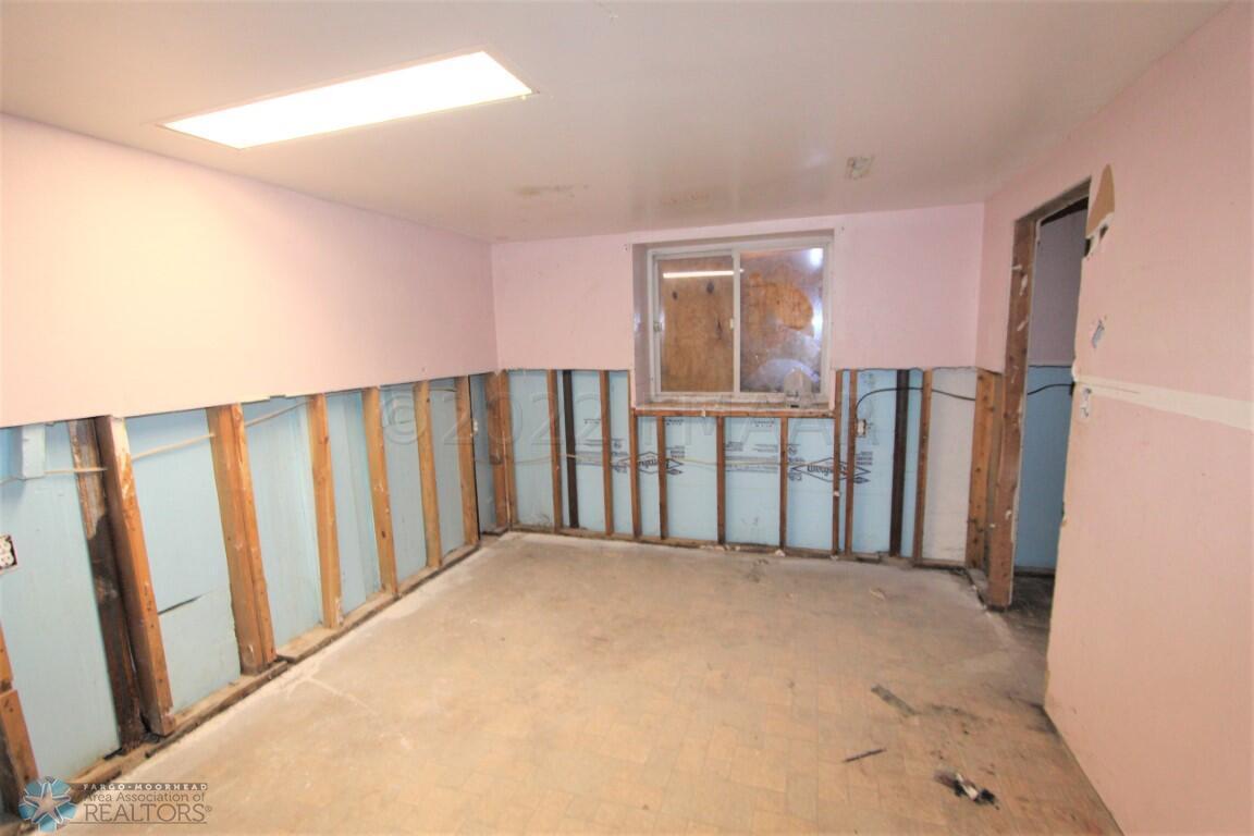 BASEMENT FAMILY ROOM