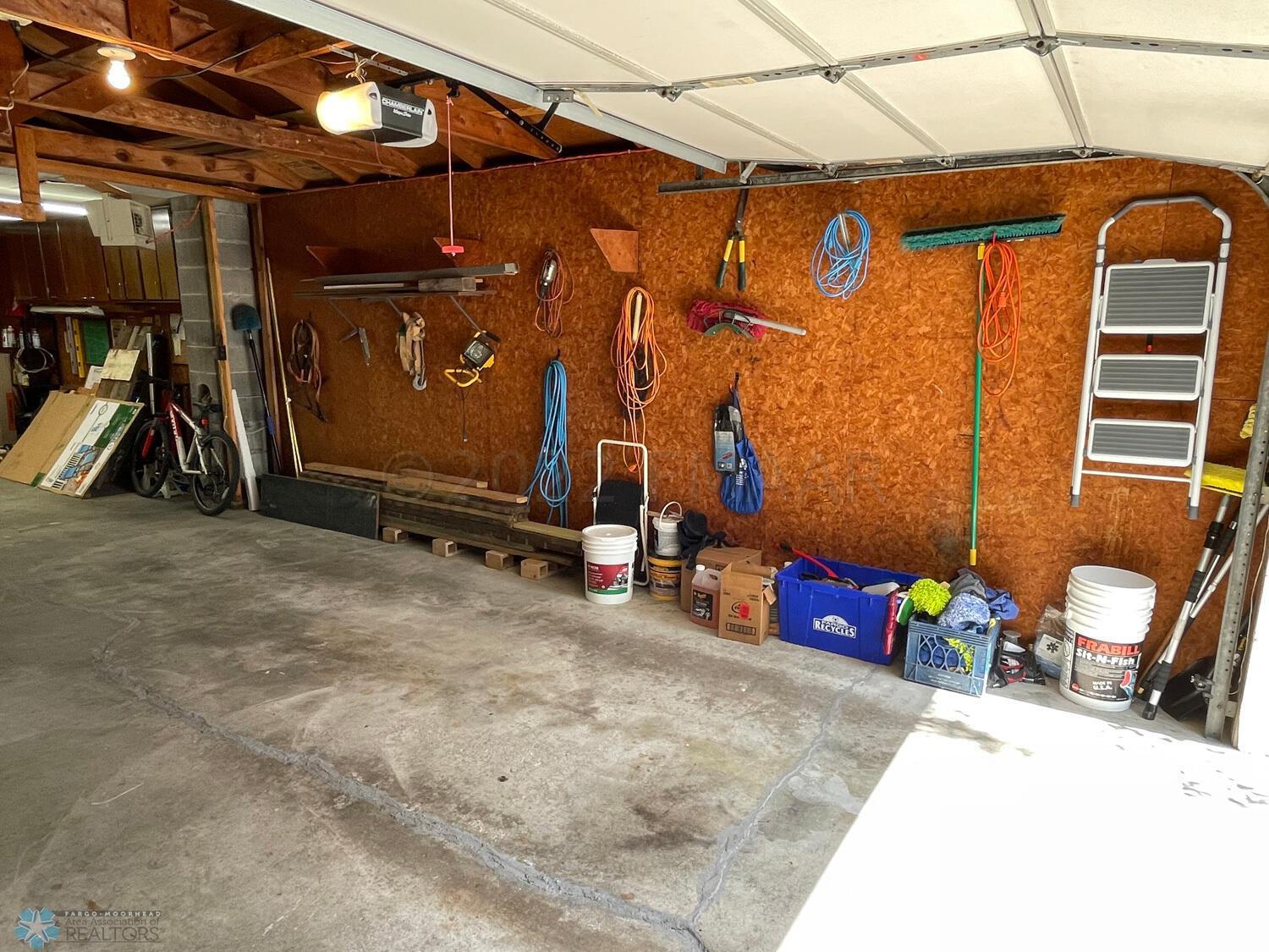 Garage-16-x-40-deep-View-3
