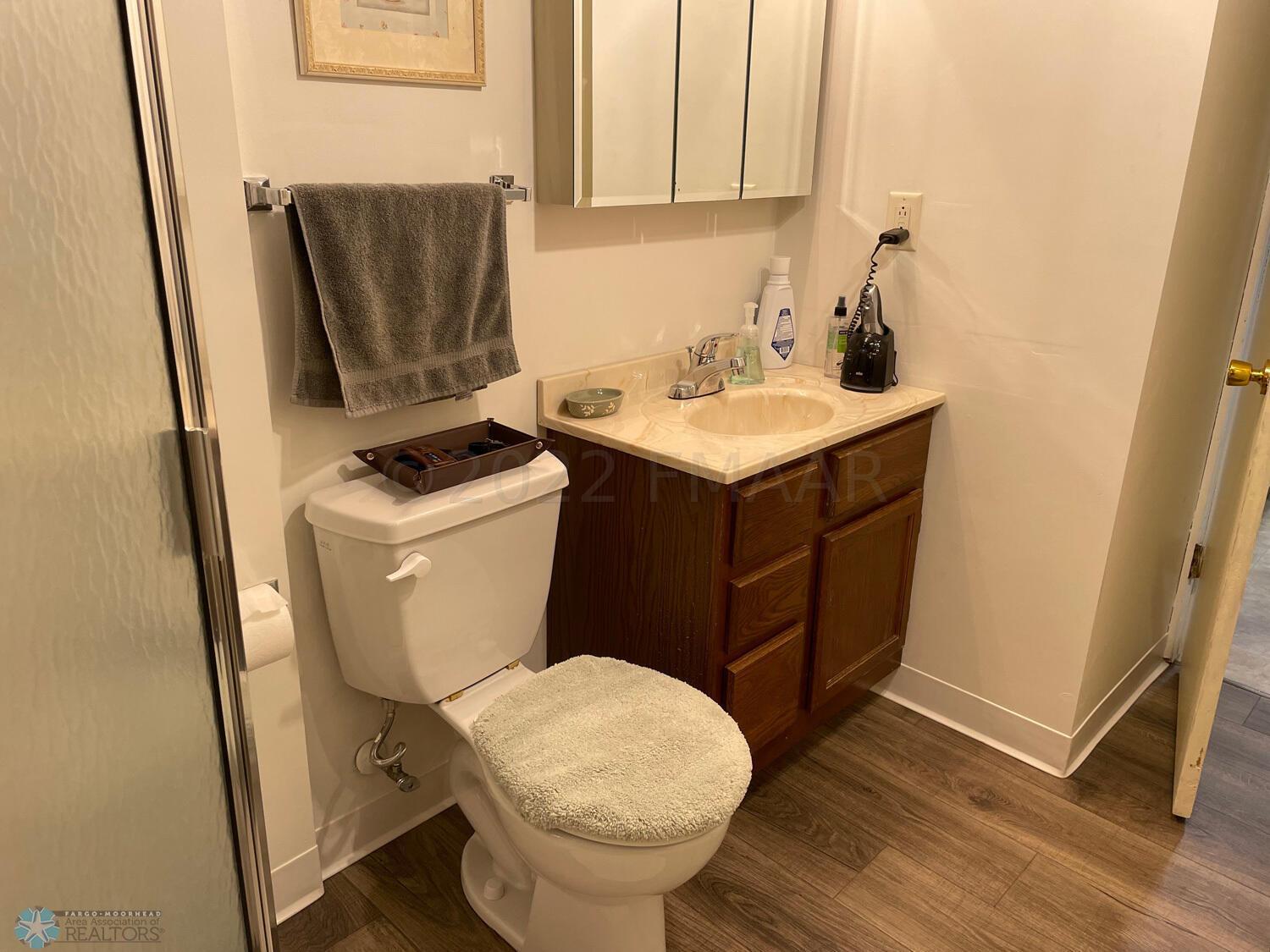 3:4-bath-in-basement-view-3