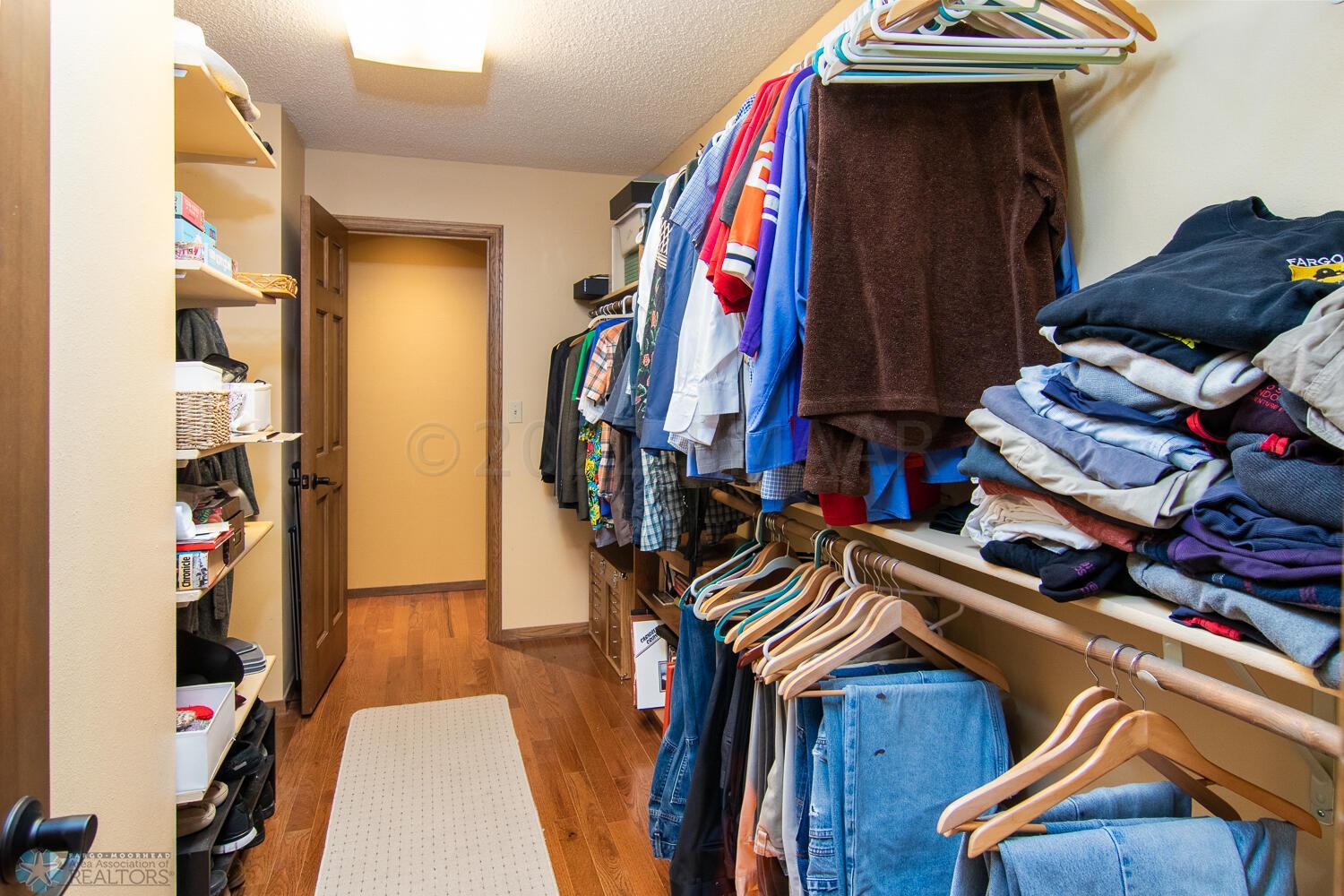 Walk-in Closet