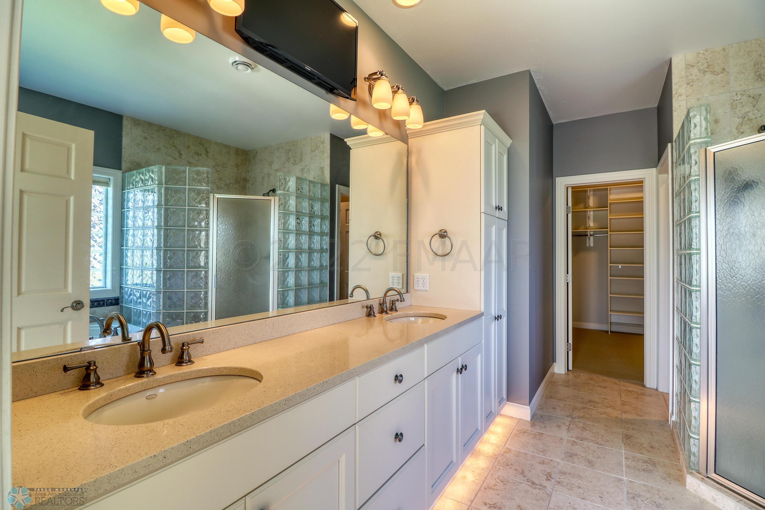 Master Bathroom1_1