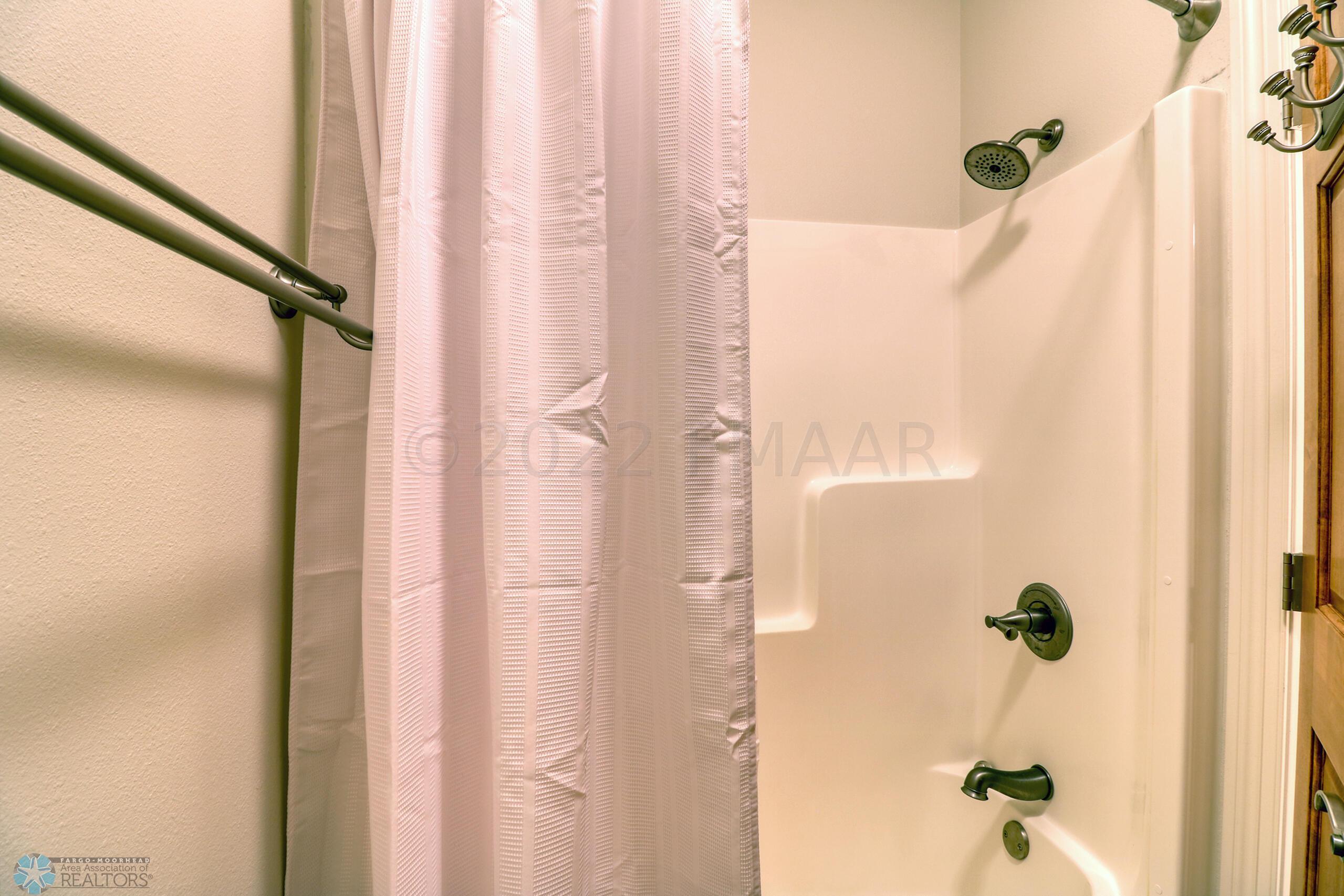 Basement Bathroom1_2