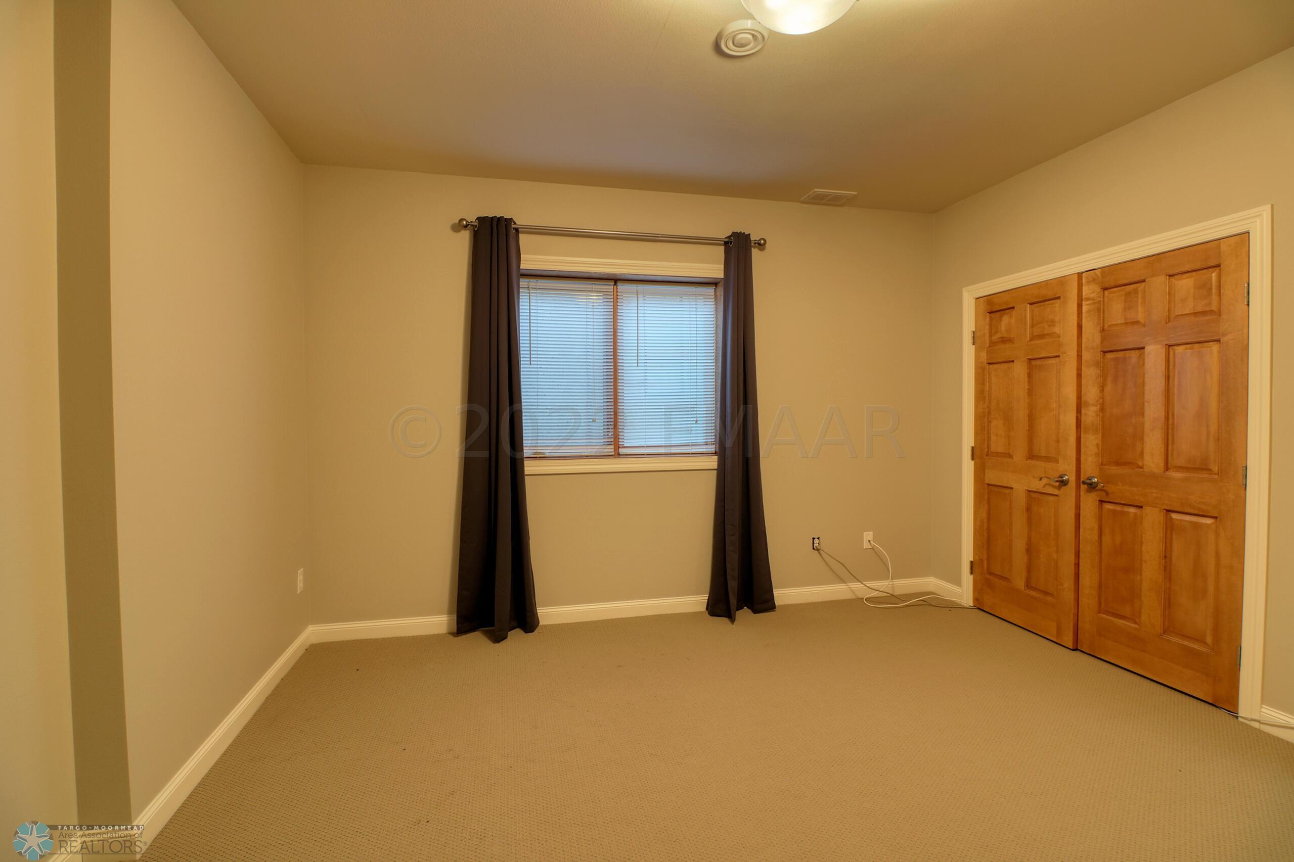 Basement Bedroom2_2