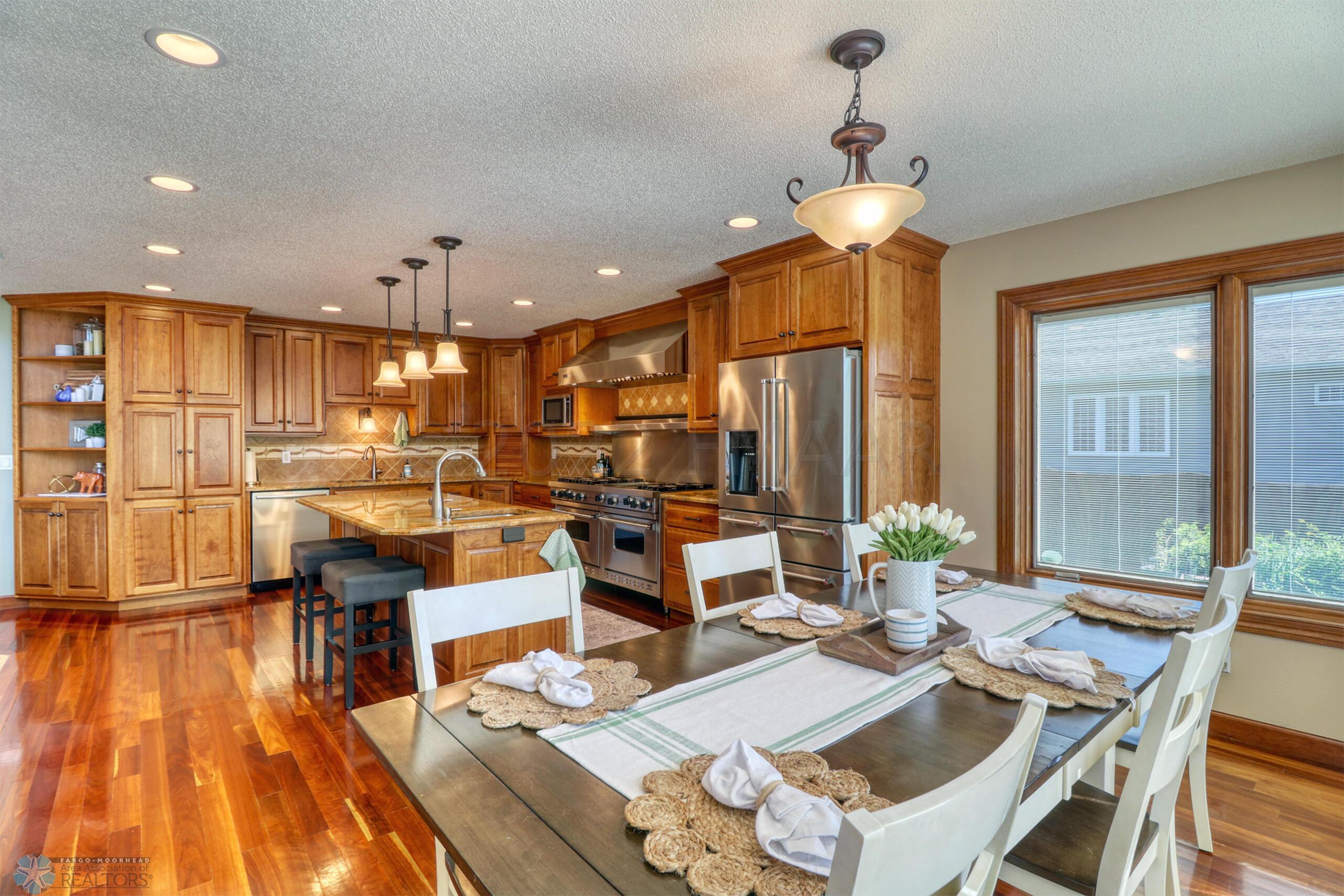Eat-In Dining Room
