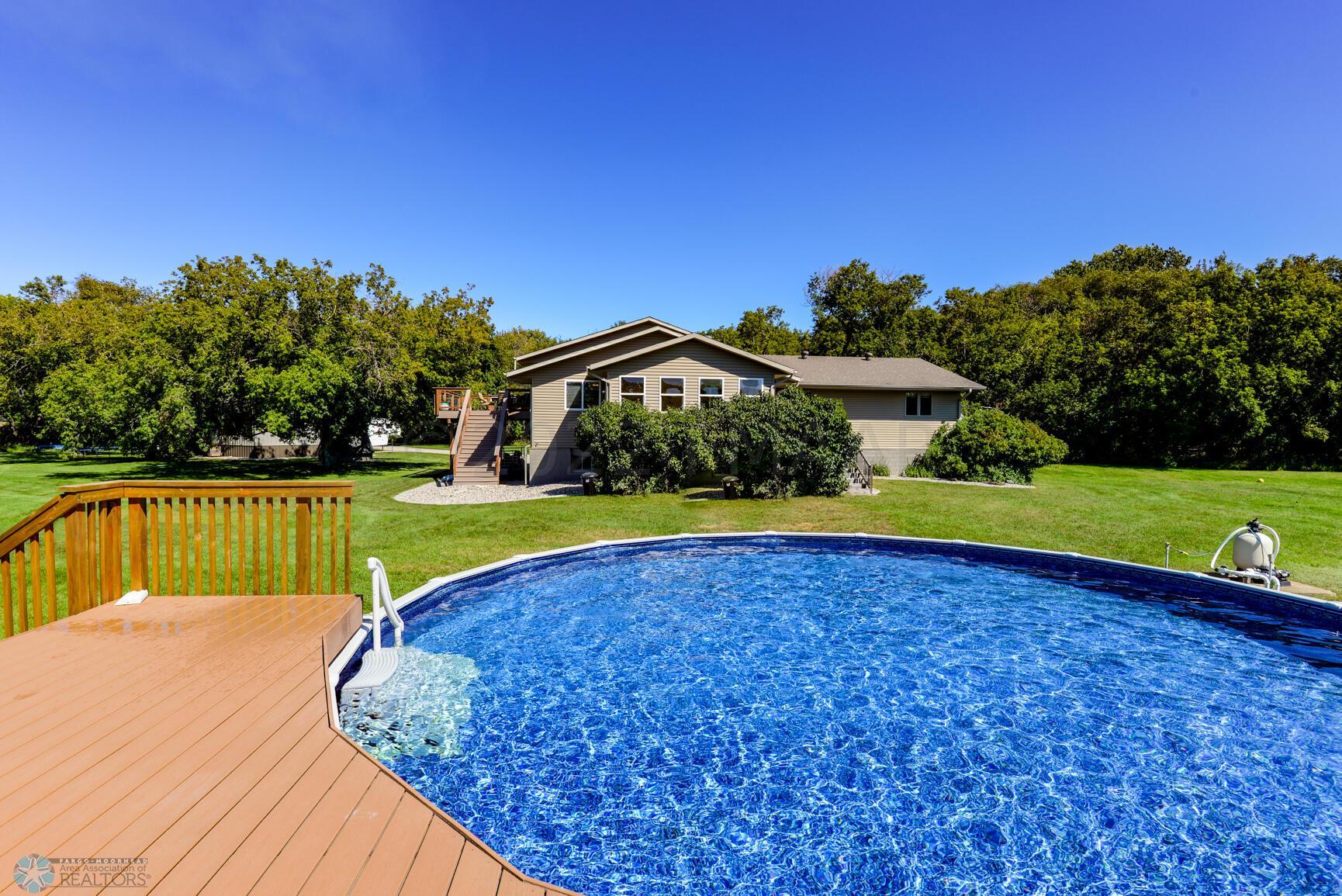 Pool w/Deck