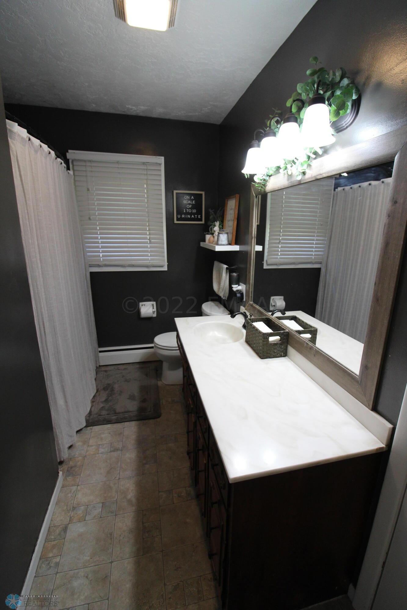 Main Bath2