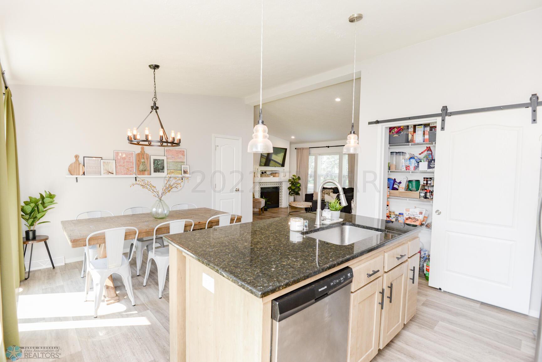 Kitchen/Dining