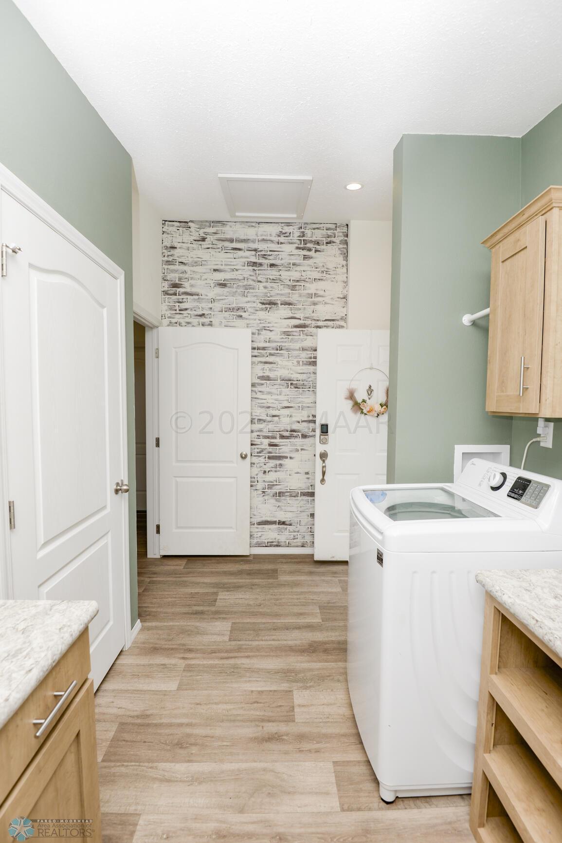 Mudroom/Laundry