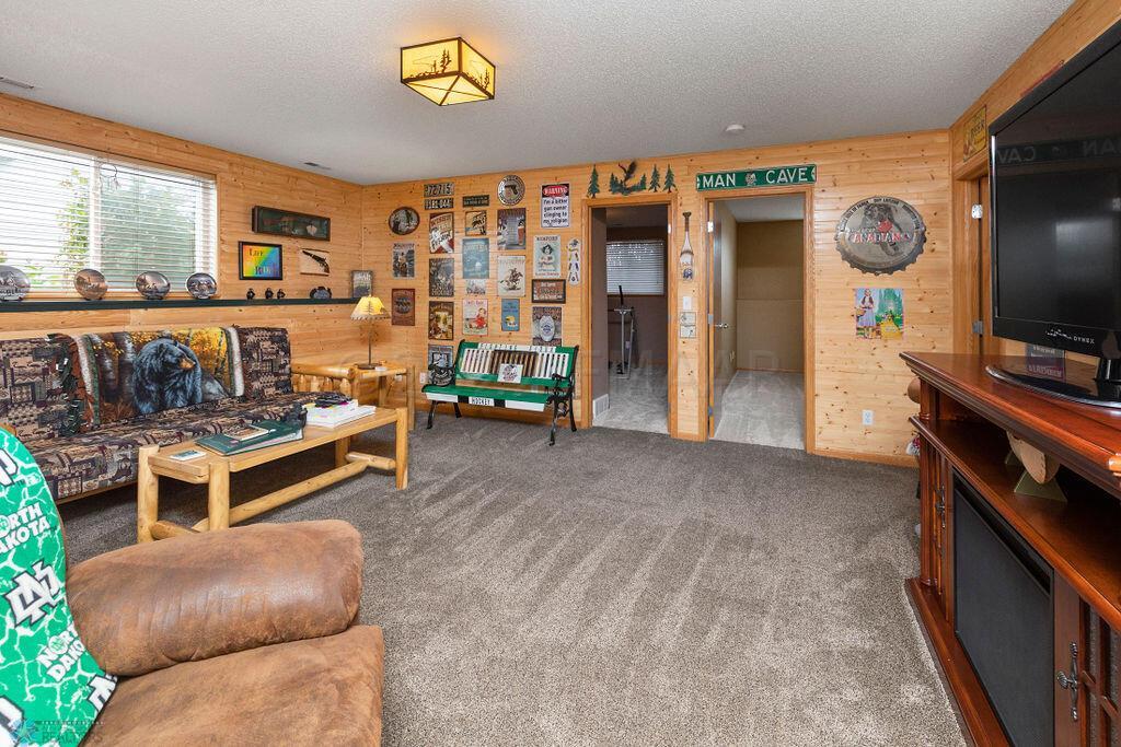 3451 Eagle Run Lane, West Fargo