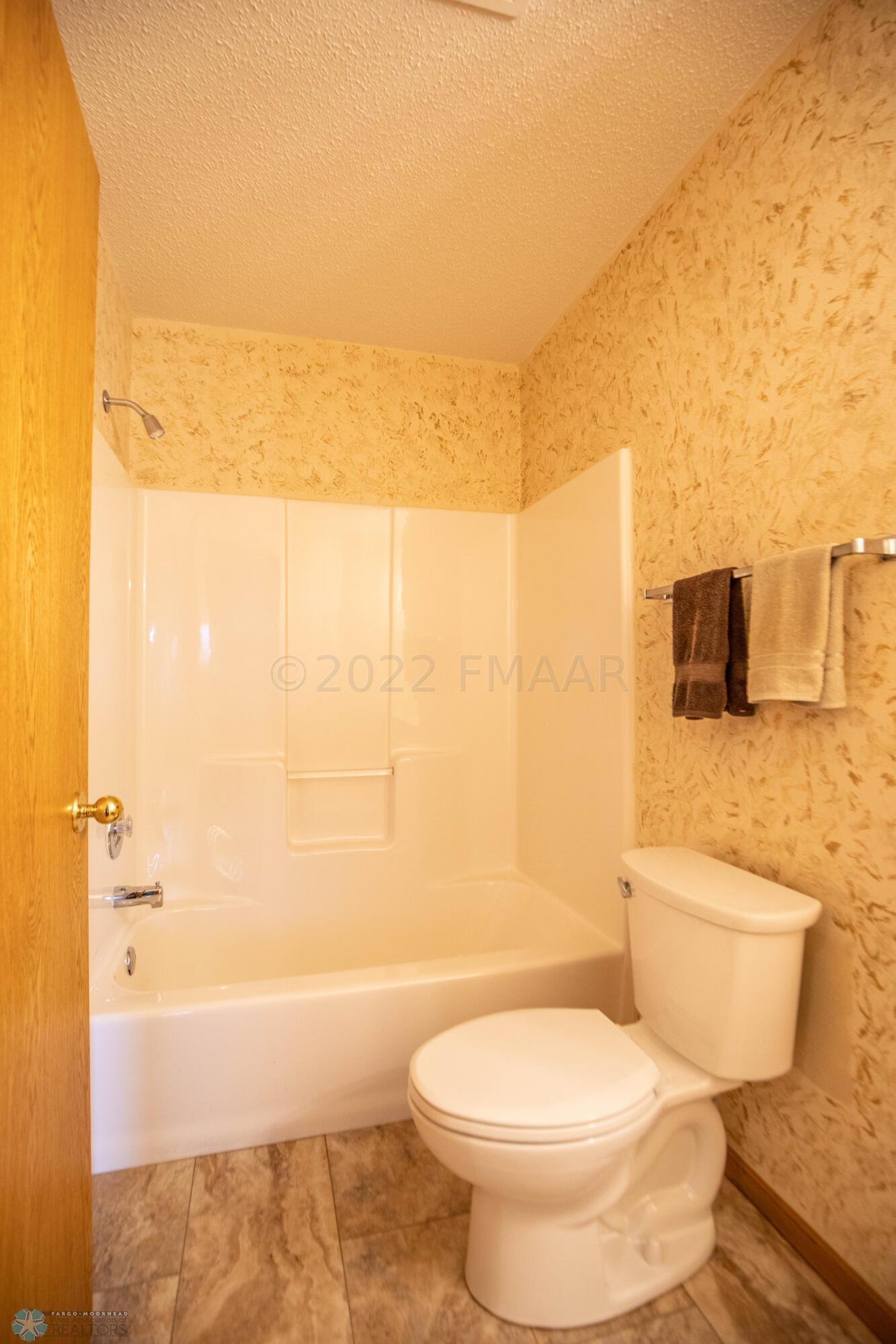 Full Guest Bathroom
