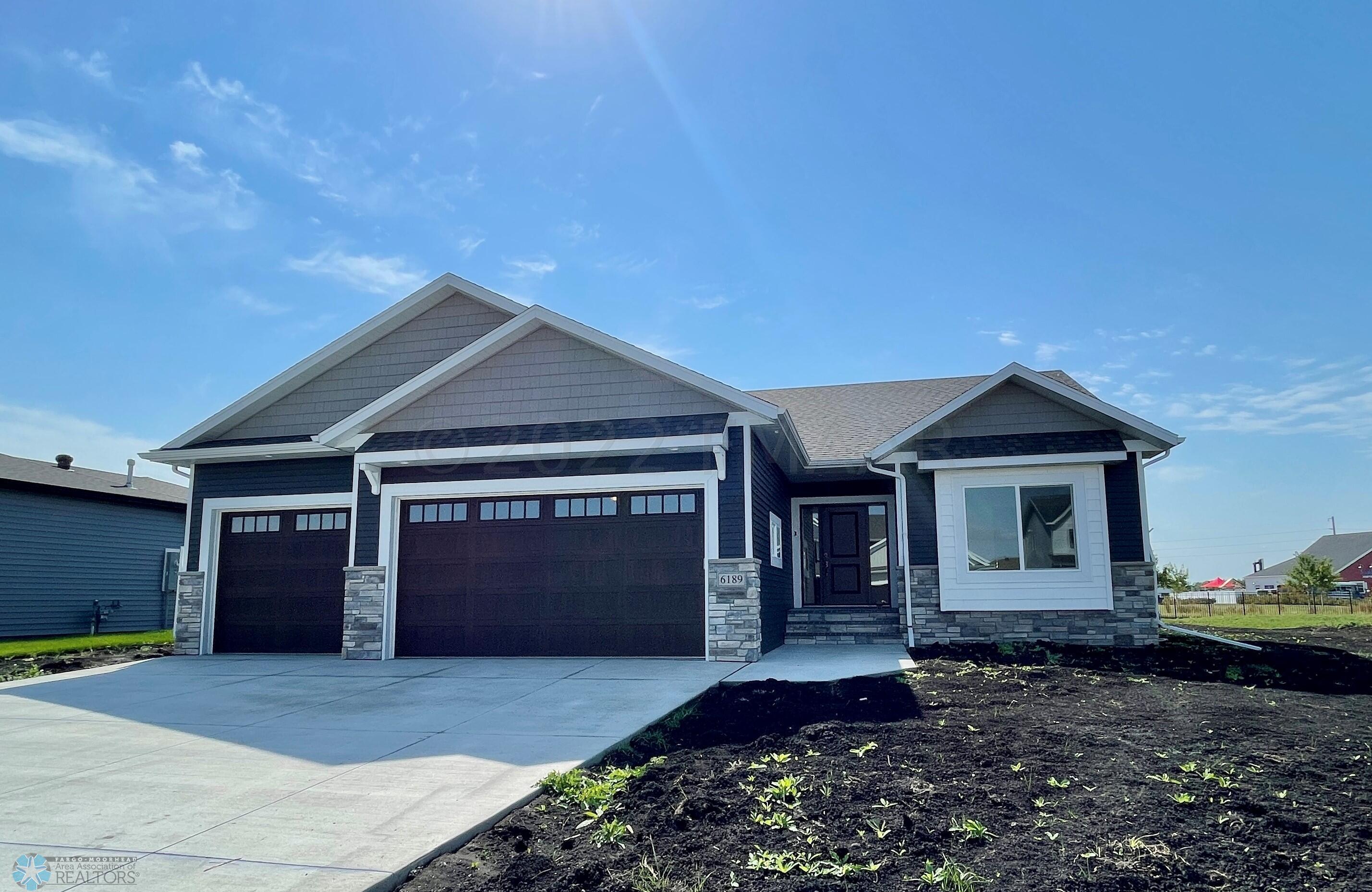 6189 Exterior
