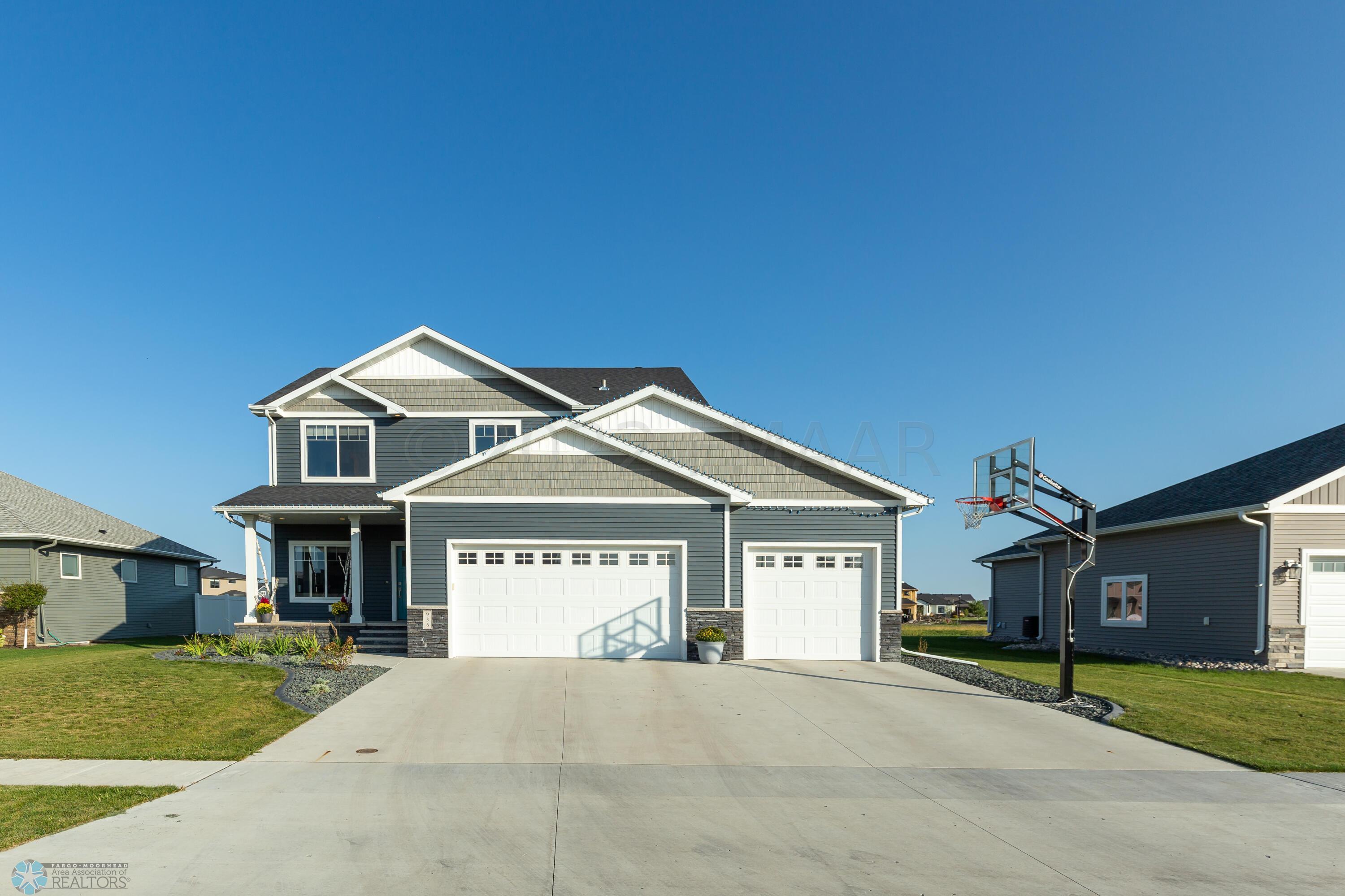 936 51st Ave W West Fargo