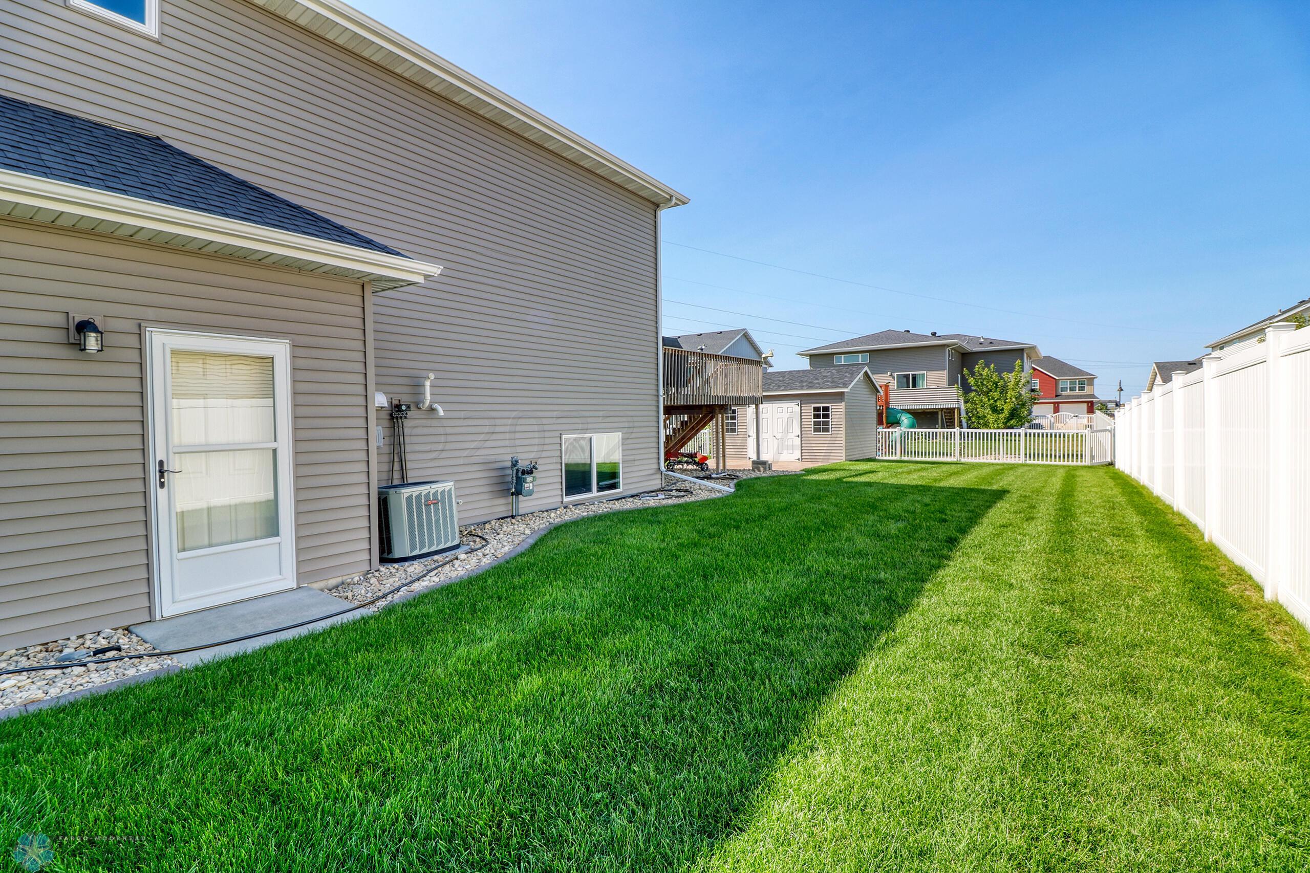 Backyard1_3