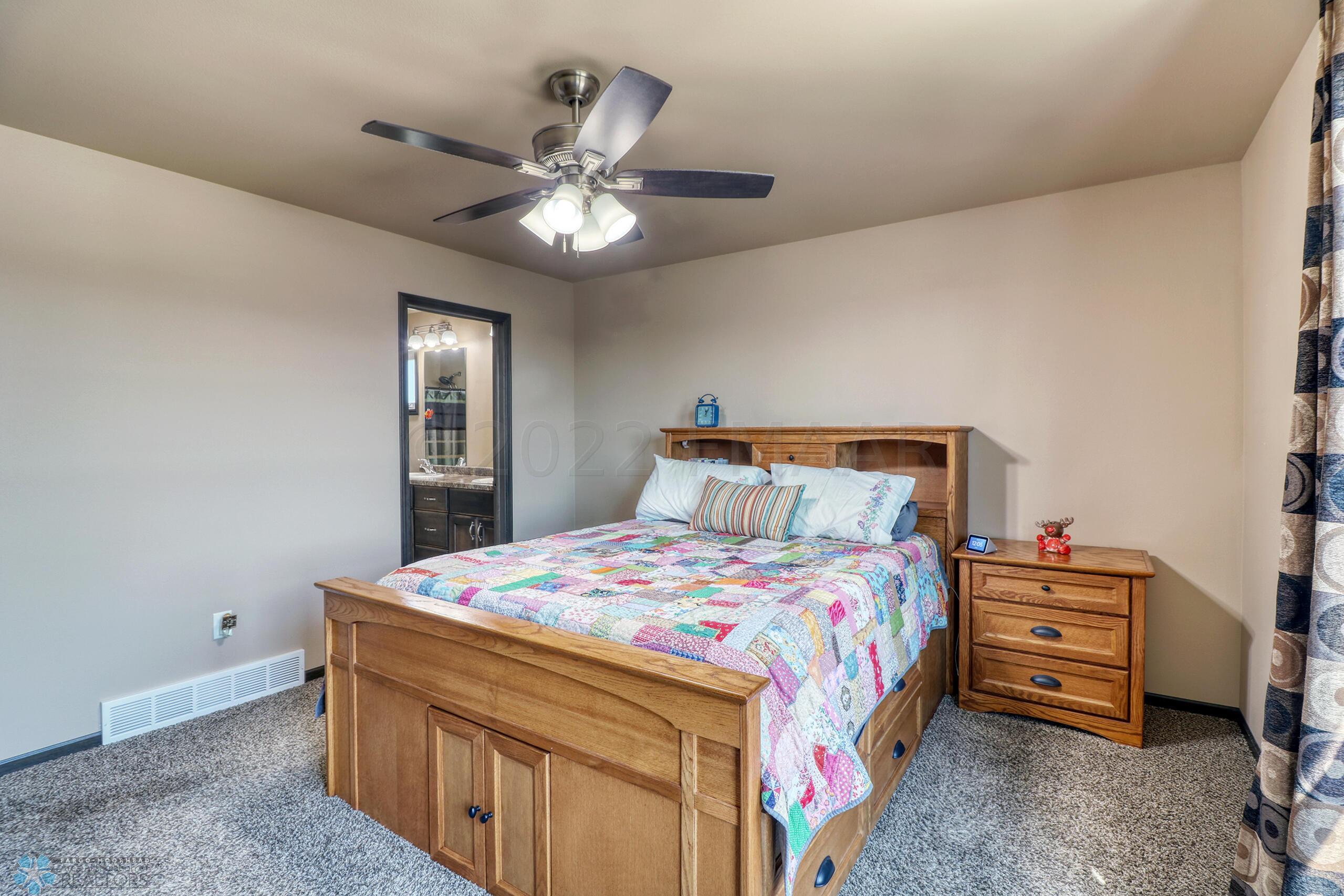 Master Bedroom1_2