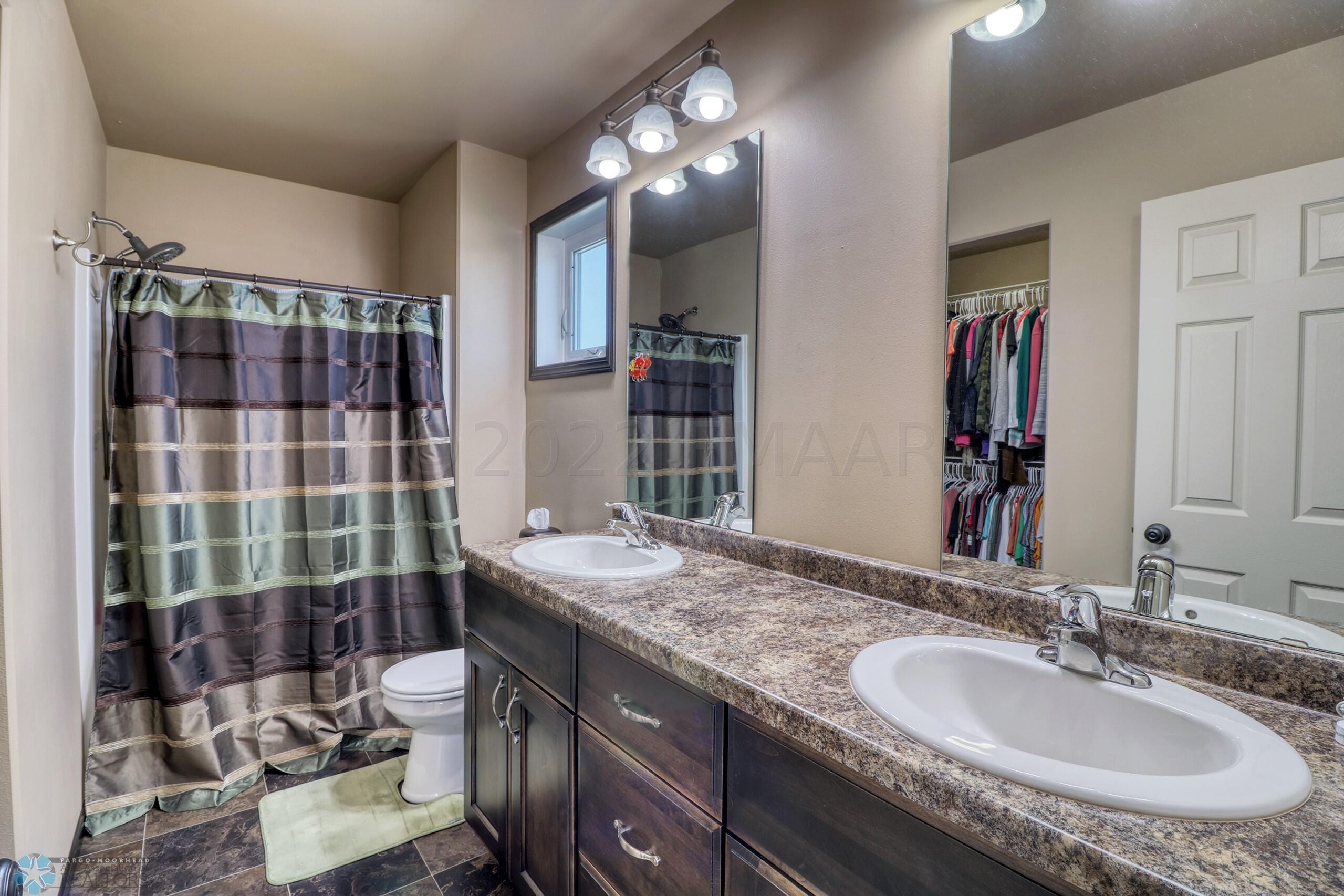Master Bathroom1_1