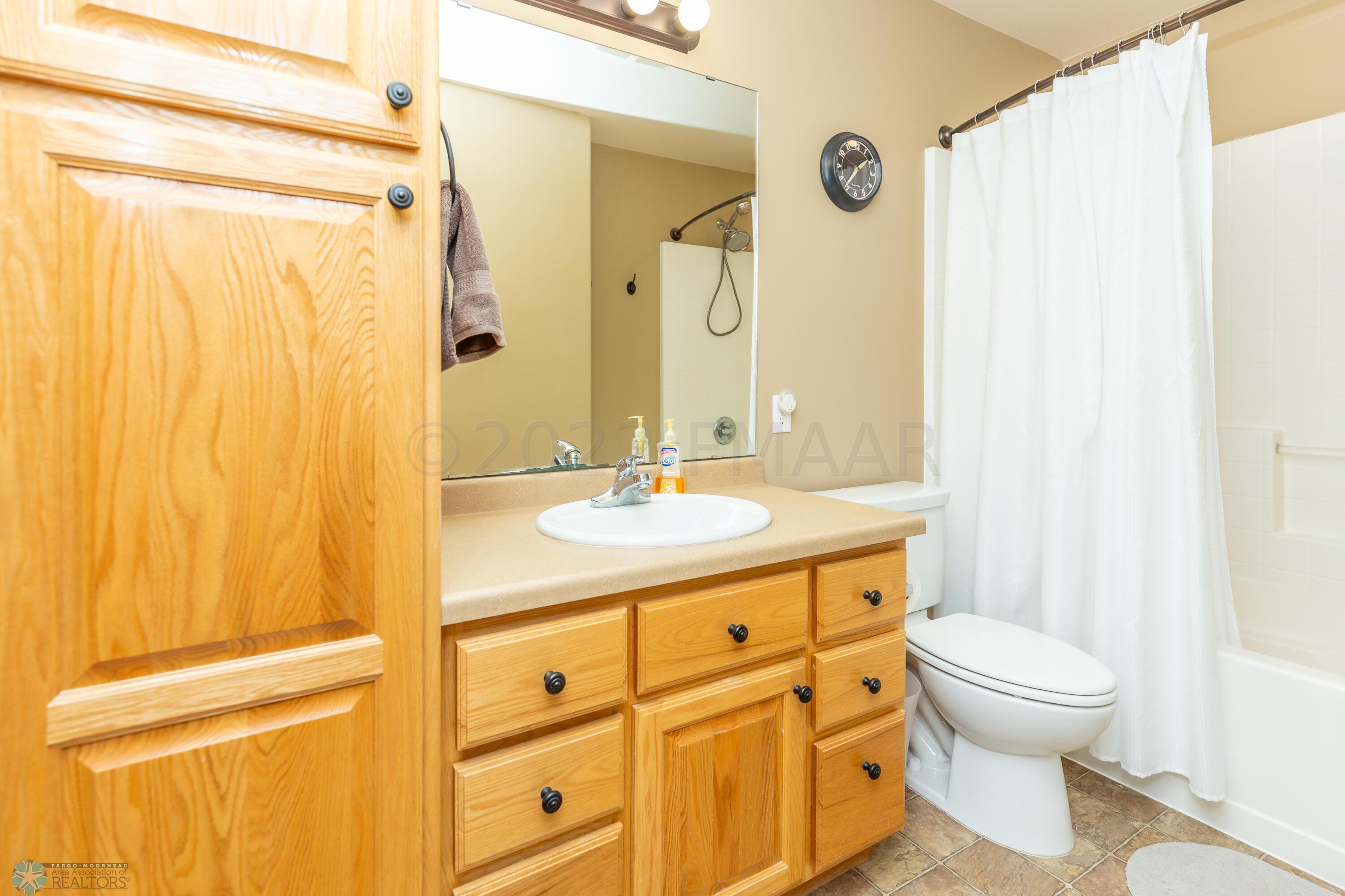 2nd bathroom main floor