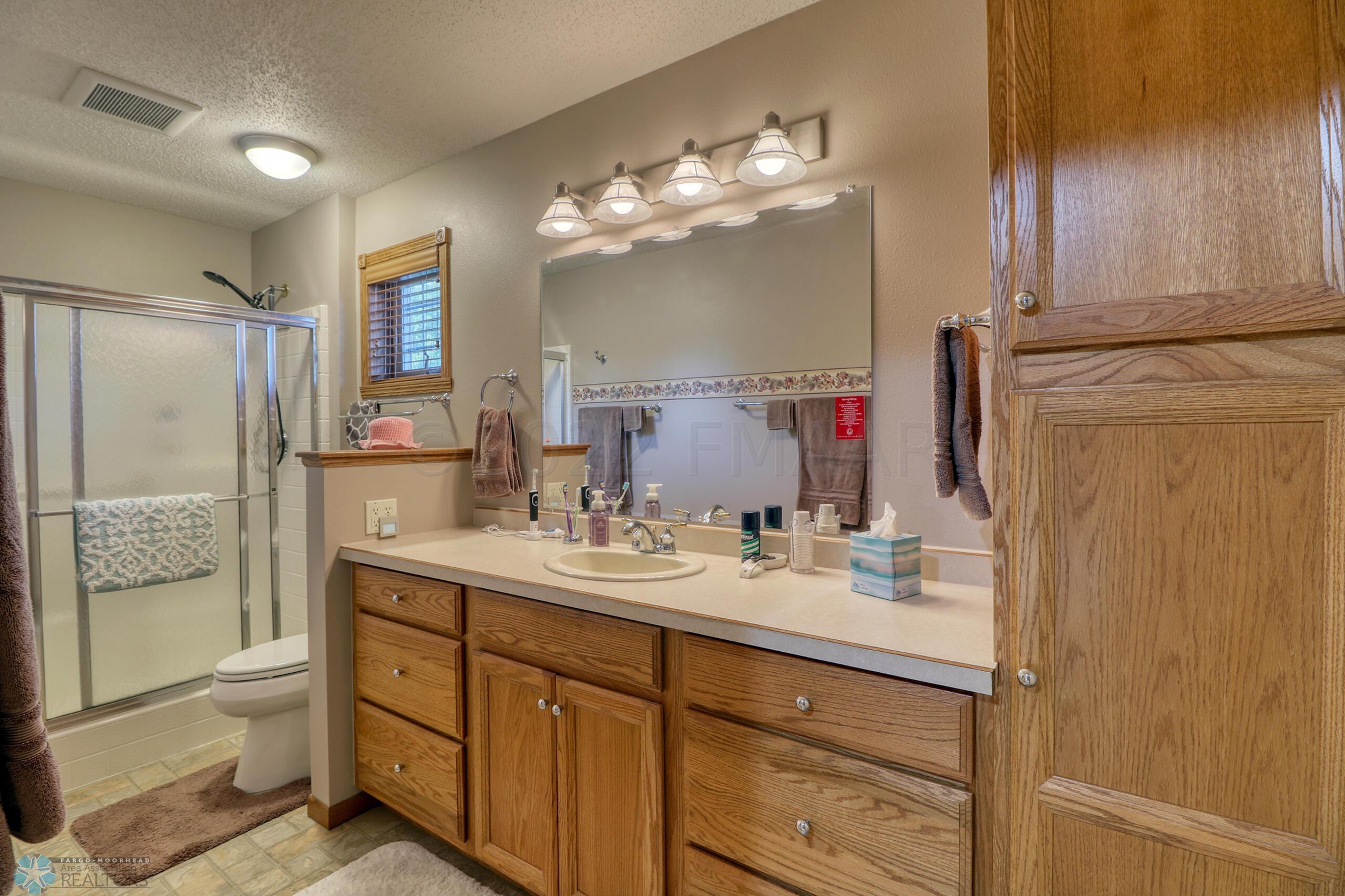 Master Bathroom1_1