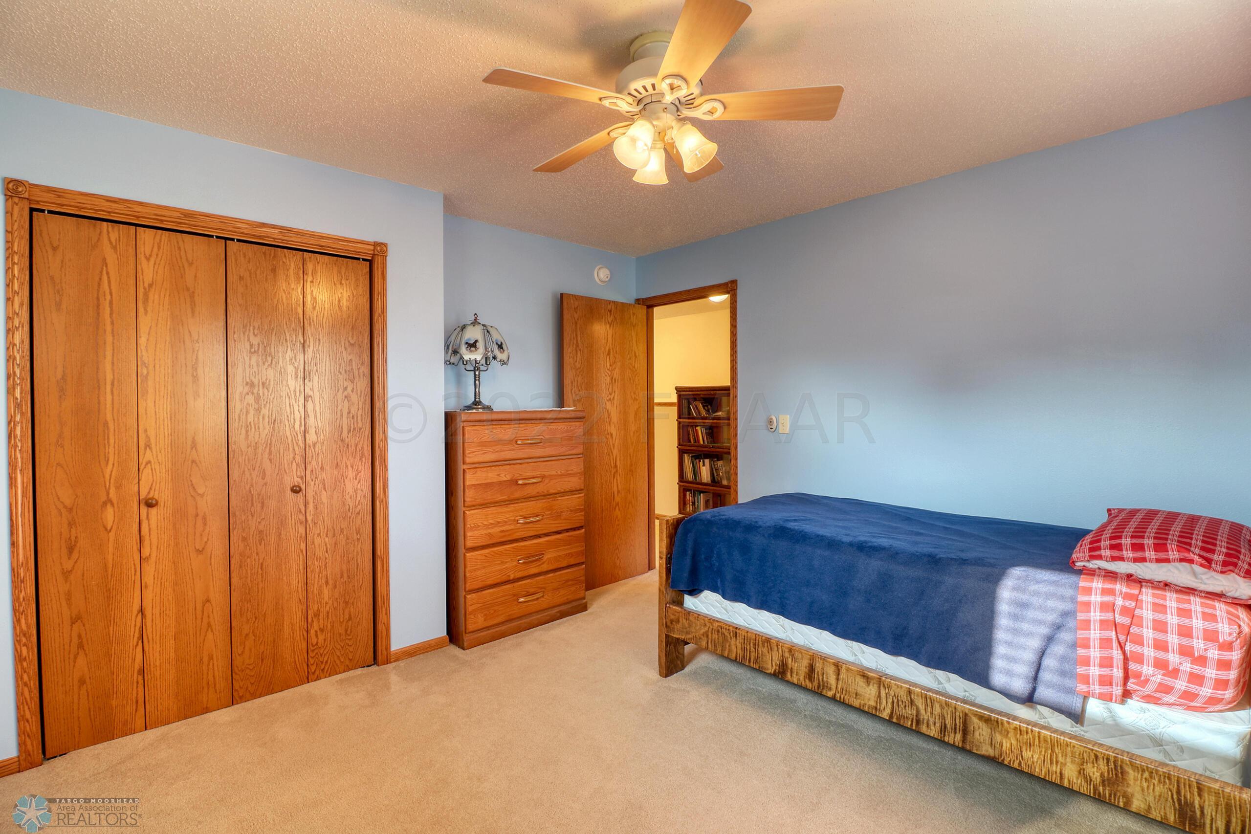 Upstairs Bedroom2_2