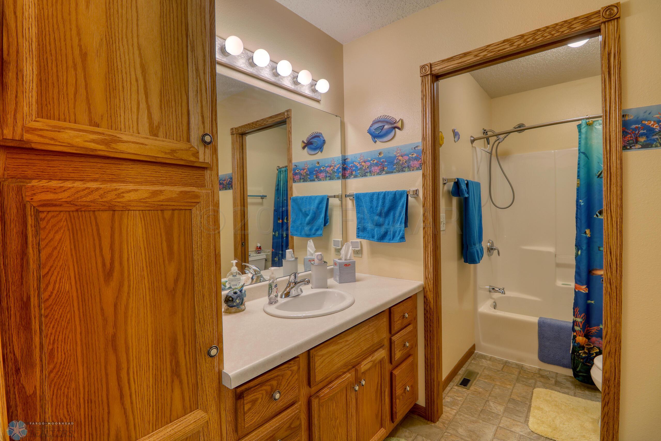 Upstairs Bathroom1_1