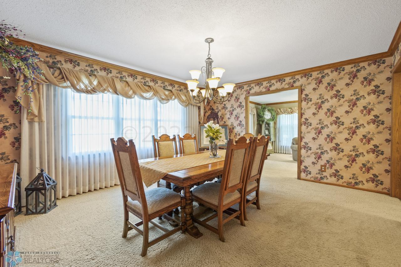Formal Dining