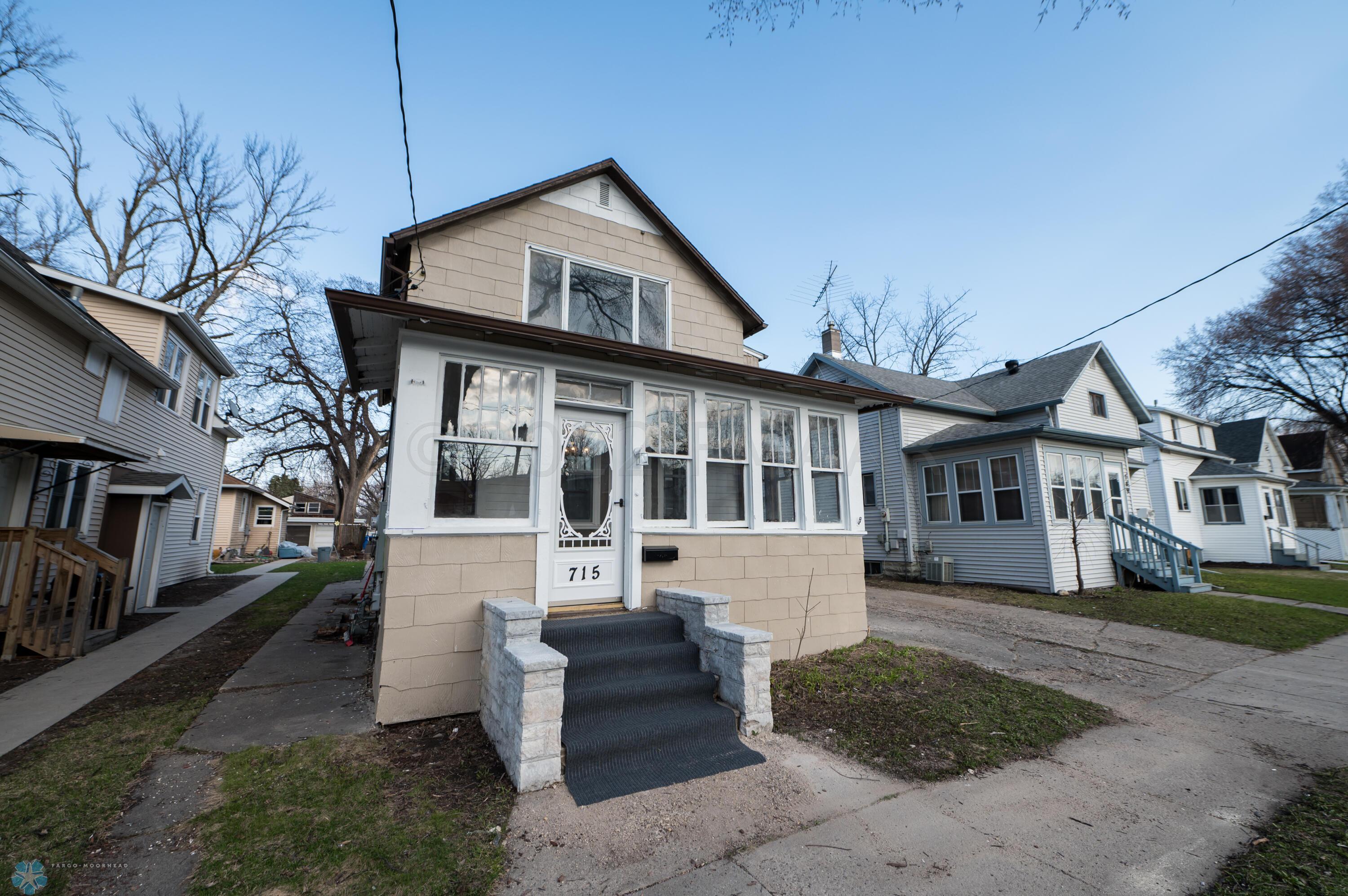 (1) House Front