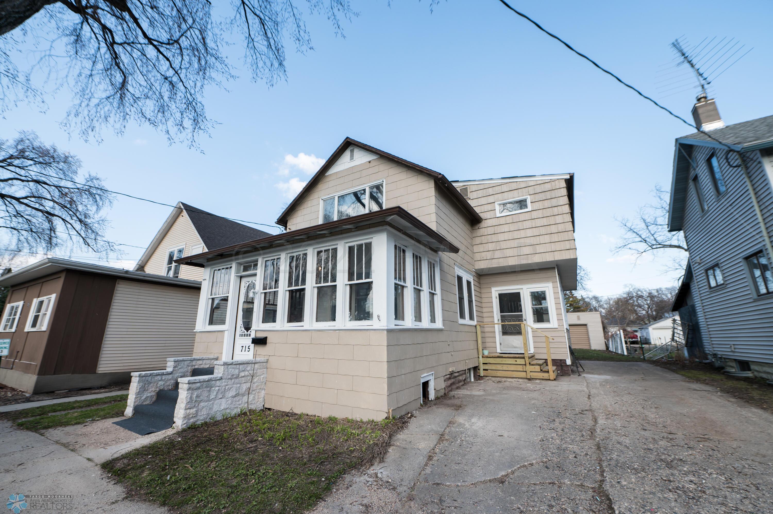 (3) House Front