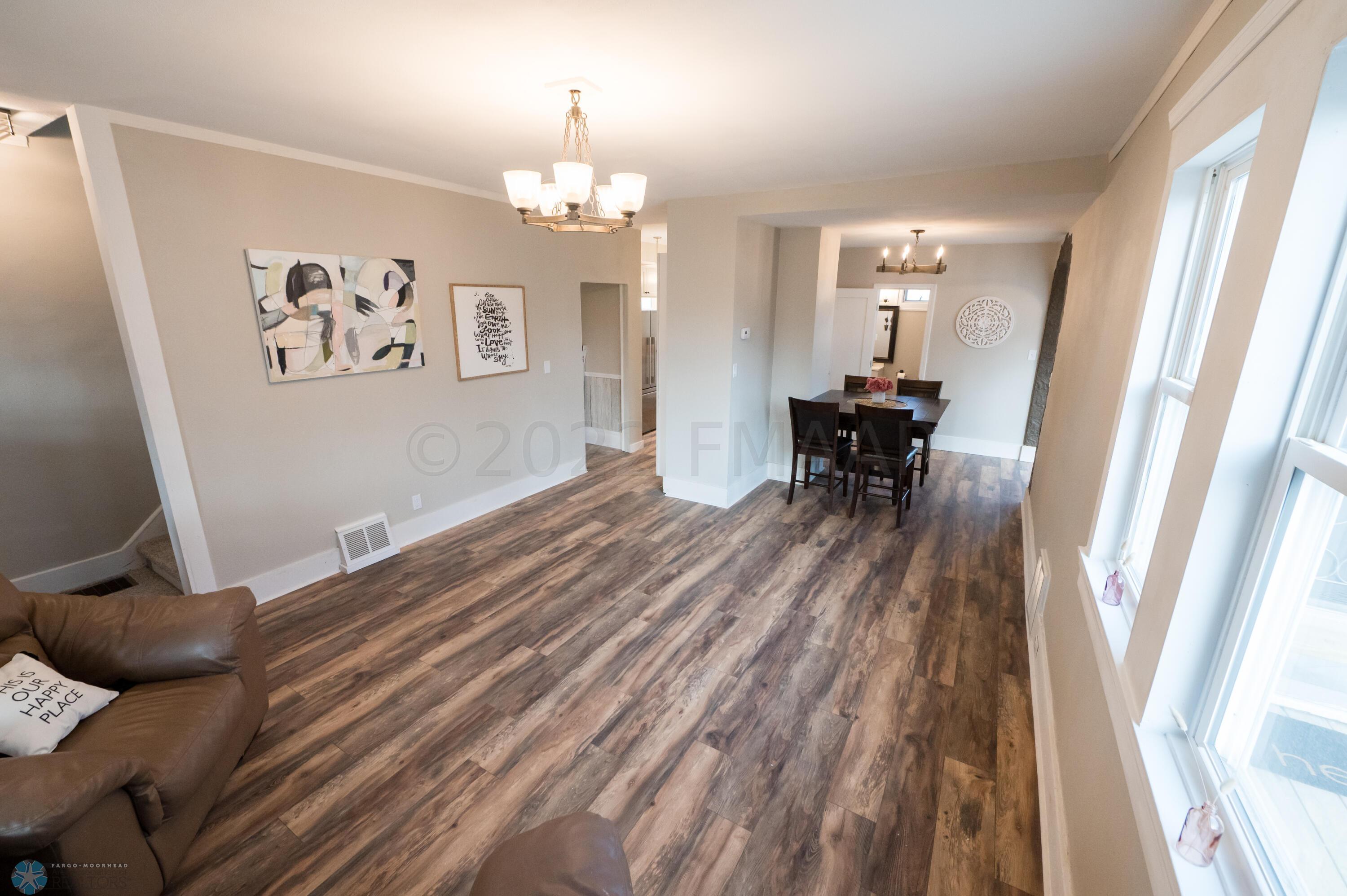 (8) Living Room & Dining Room