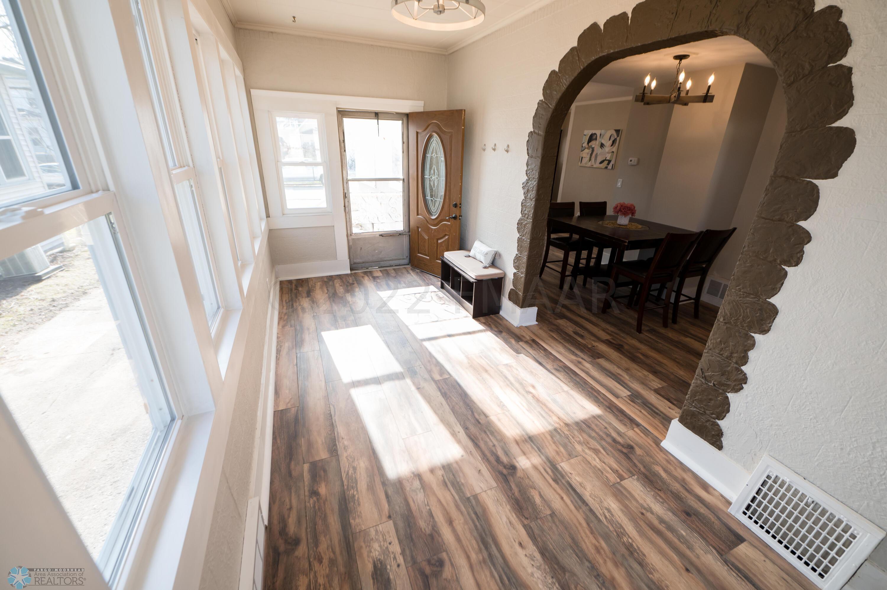(11) Sunroom/Mudroom/Entryway
