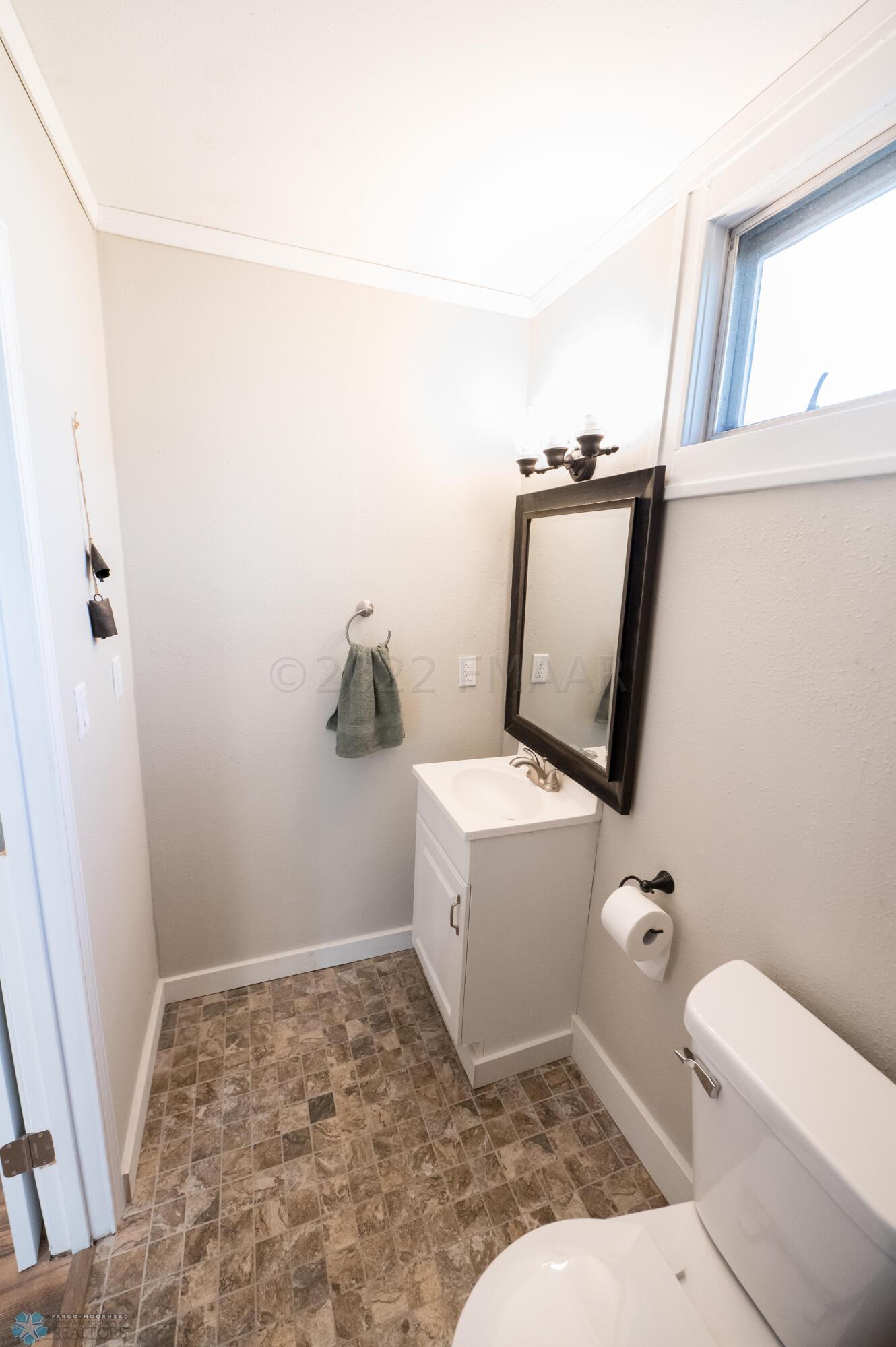 (15) Tiled Bathroom