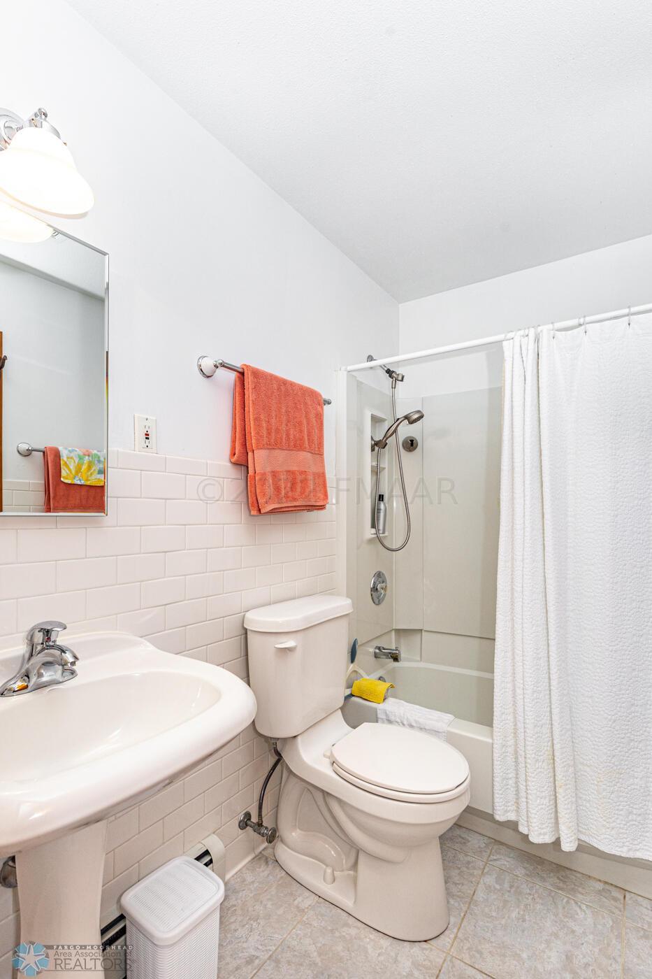 Main flr Bath