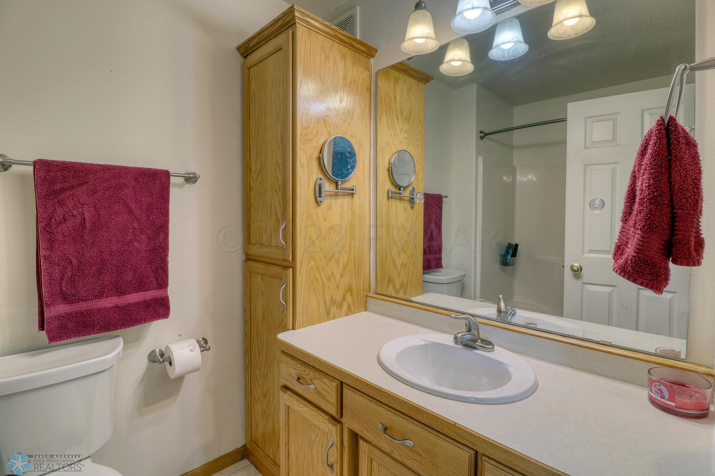Master Bathroom1_1