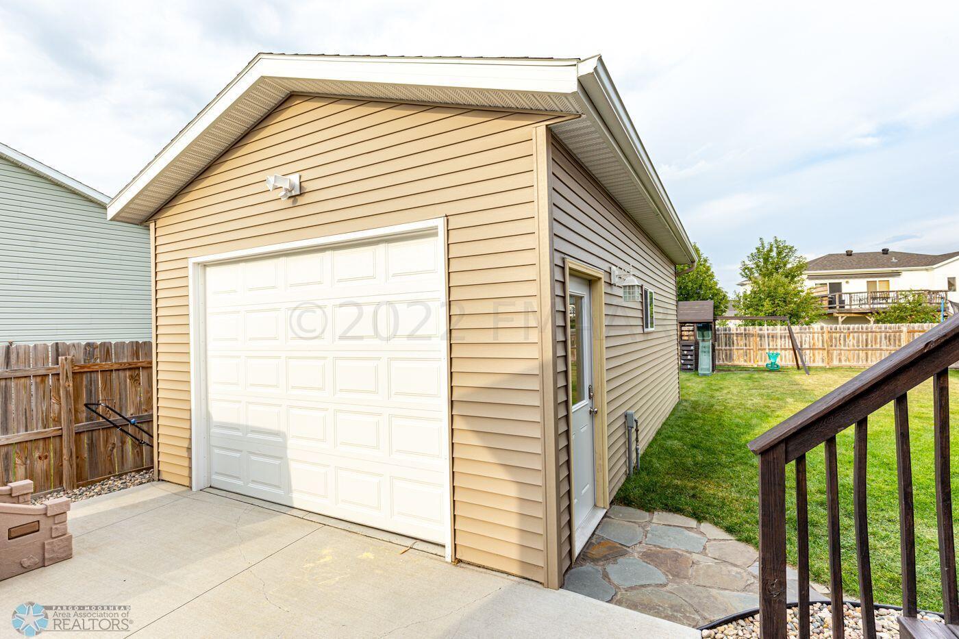 Detached insulated garage