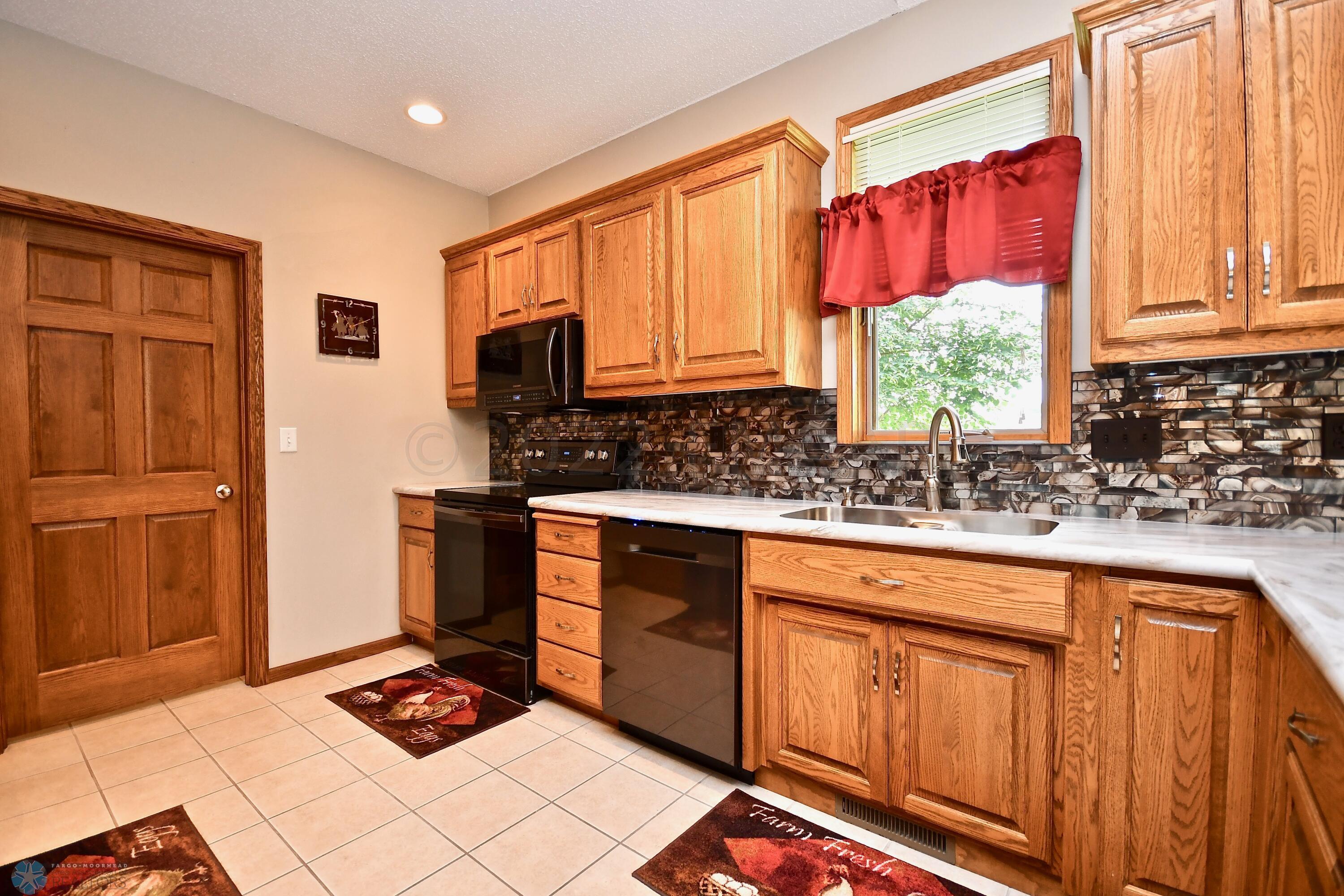 Kitchen 8