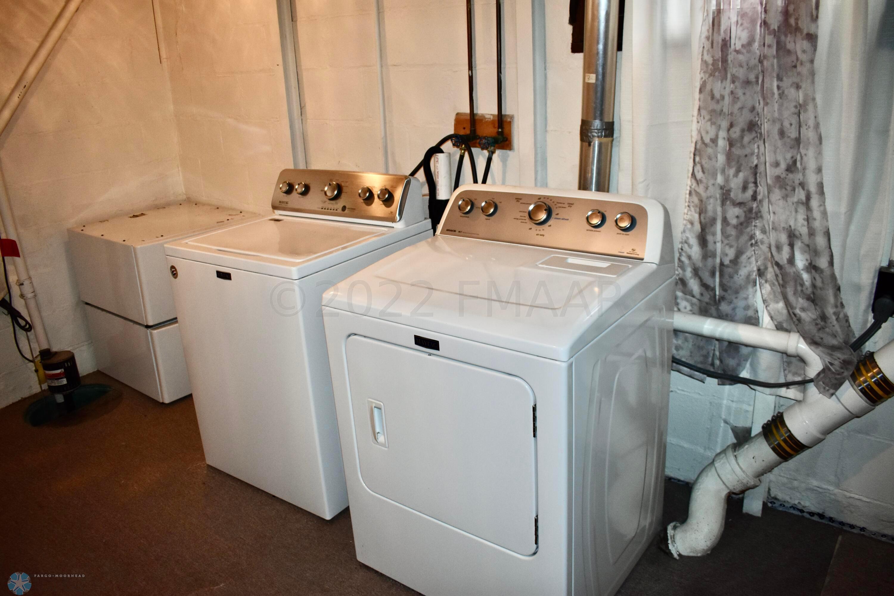 washer dryer included