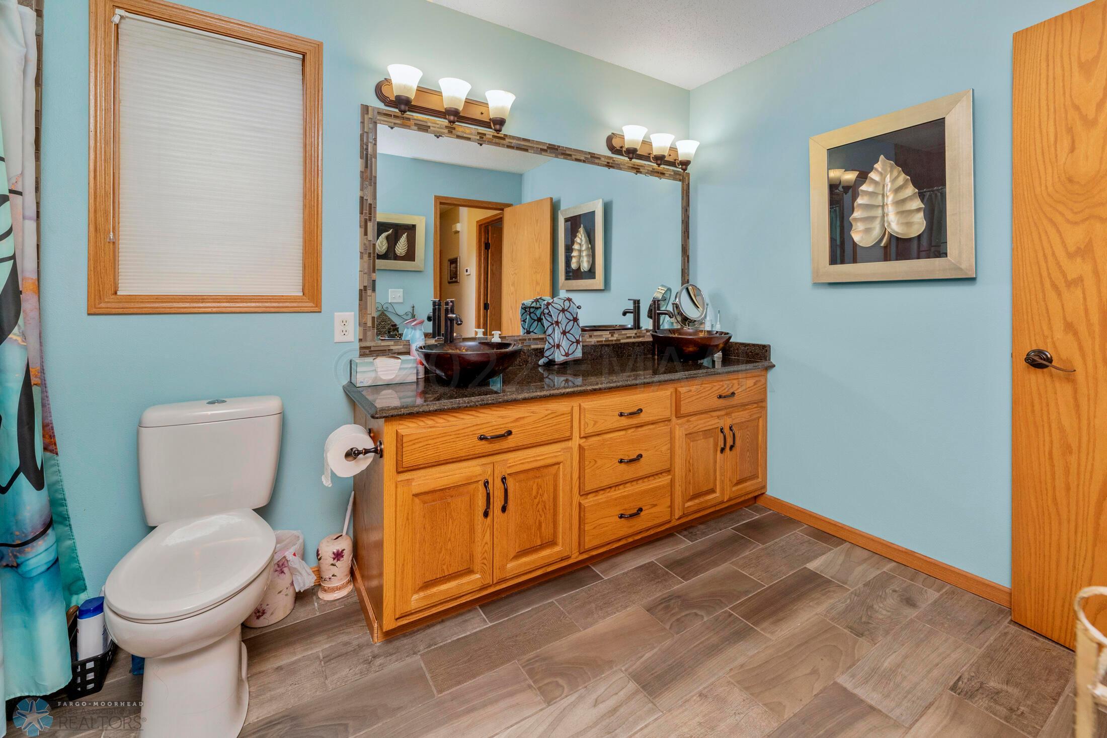 Double sink vanity