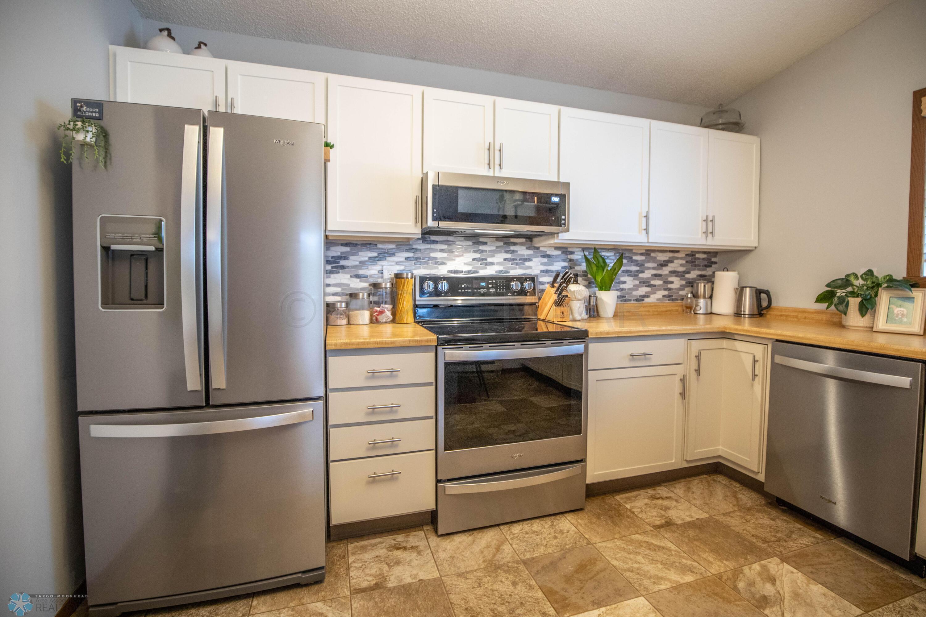 Eat-in Kitchen