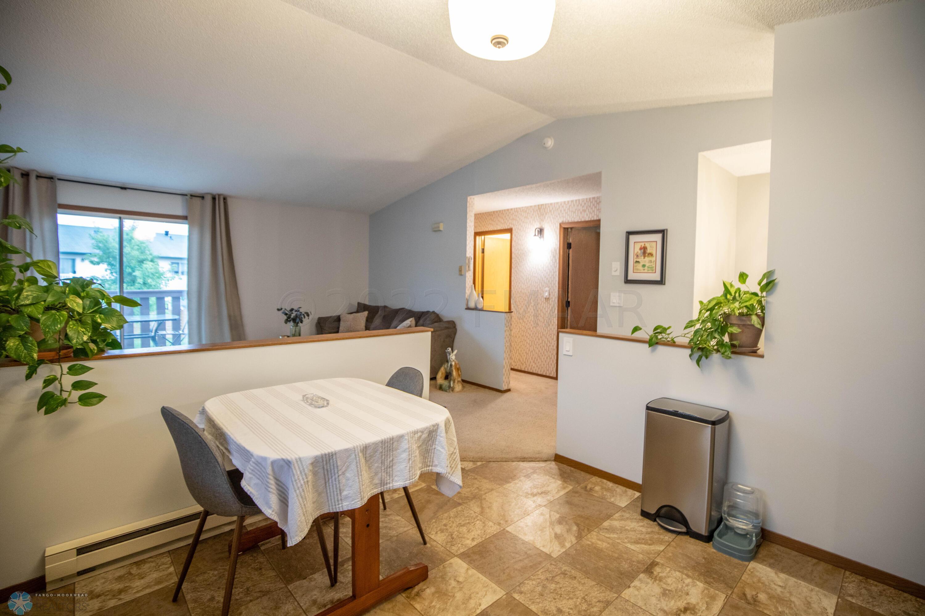 Eat-in Kitchen