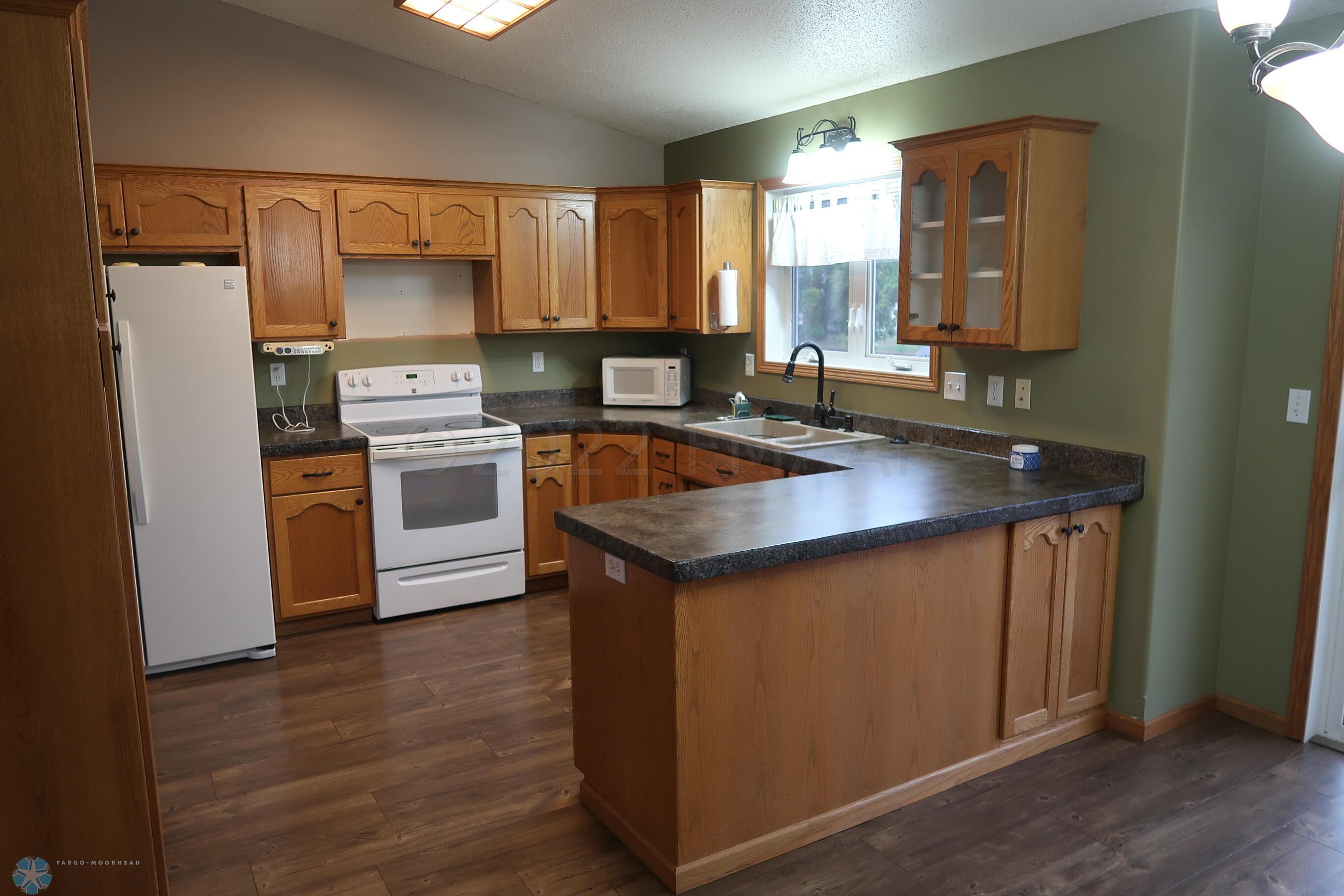 6 - Kitchen pic 1